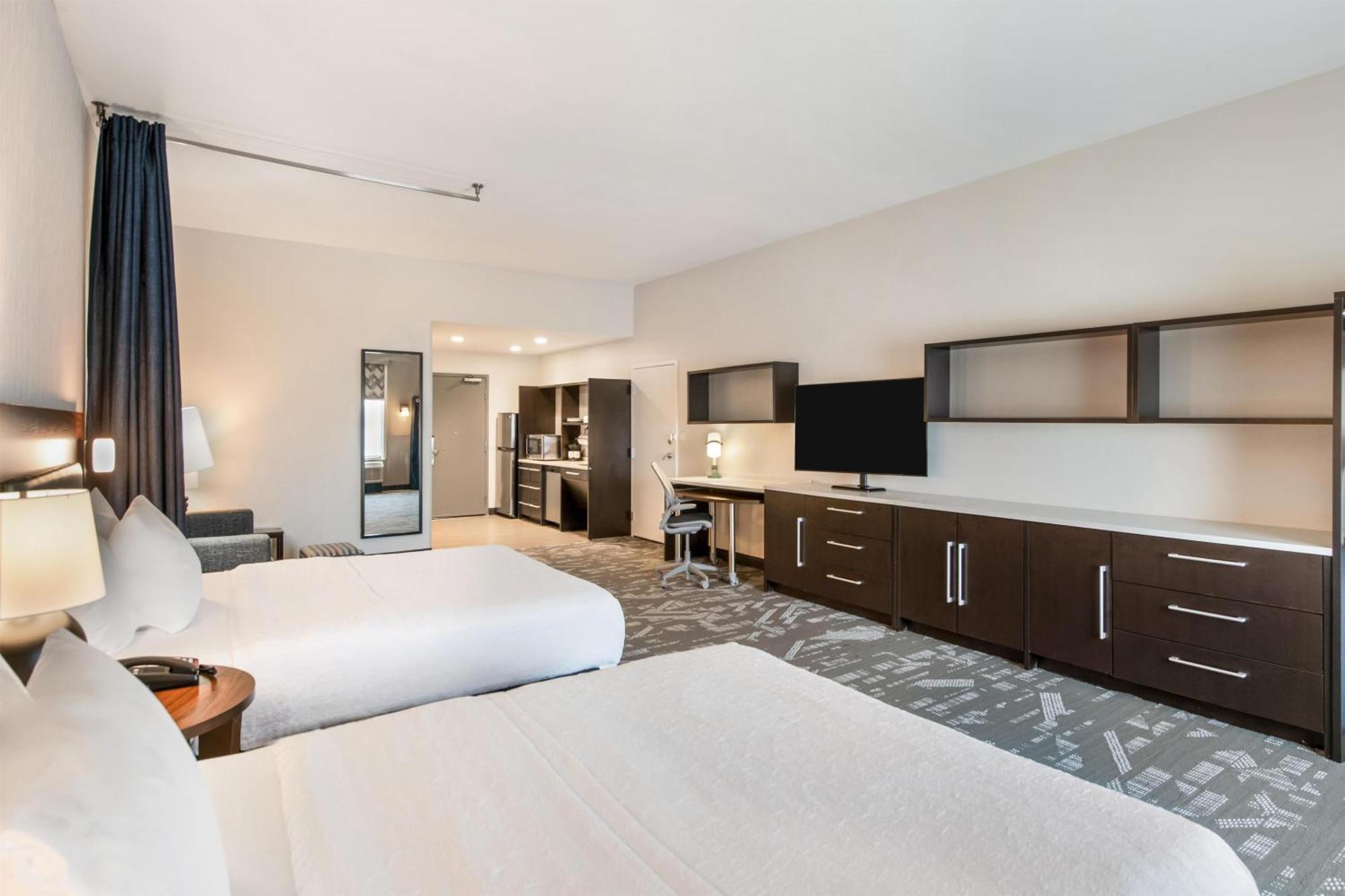 Queen Studio with Two Queen Beds - Mobility Access/Non-Smoking