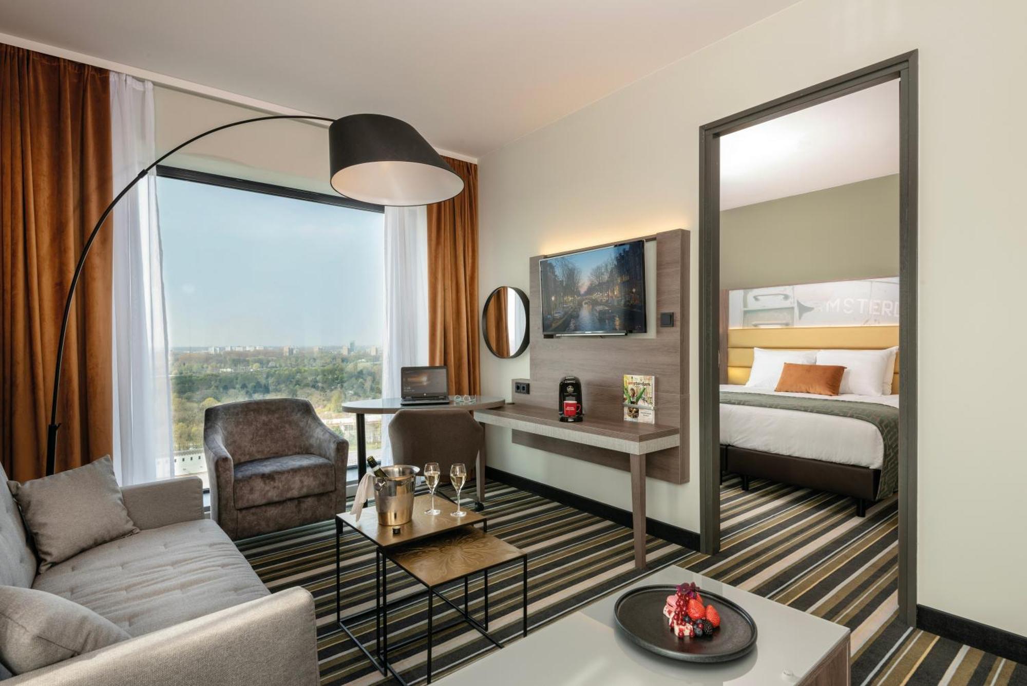 Junior Suite mit 1 Kingsize-Bett und 1 Doppelbett