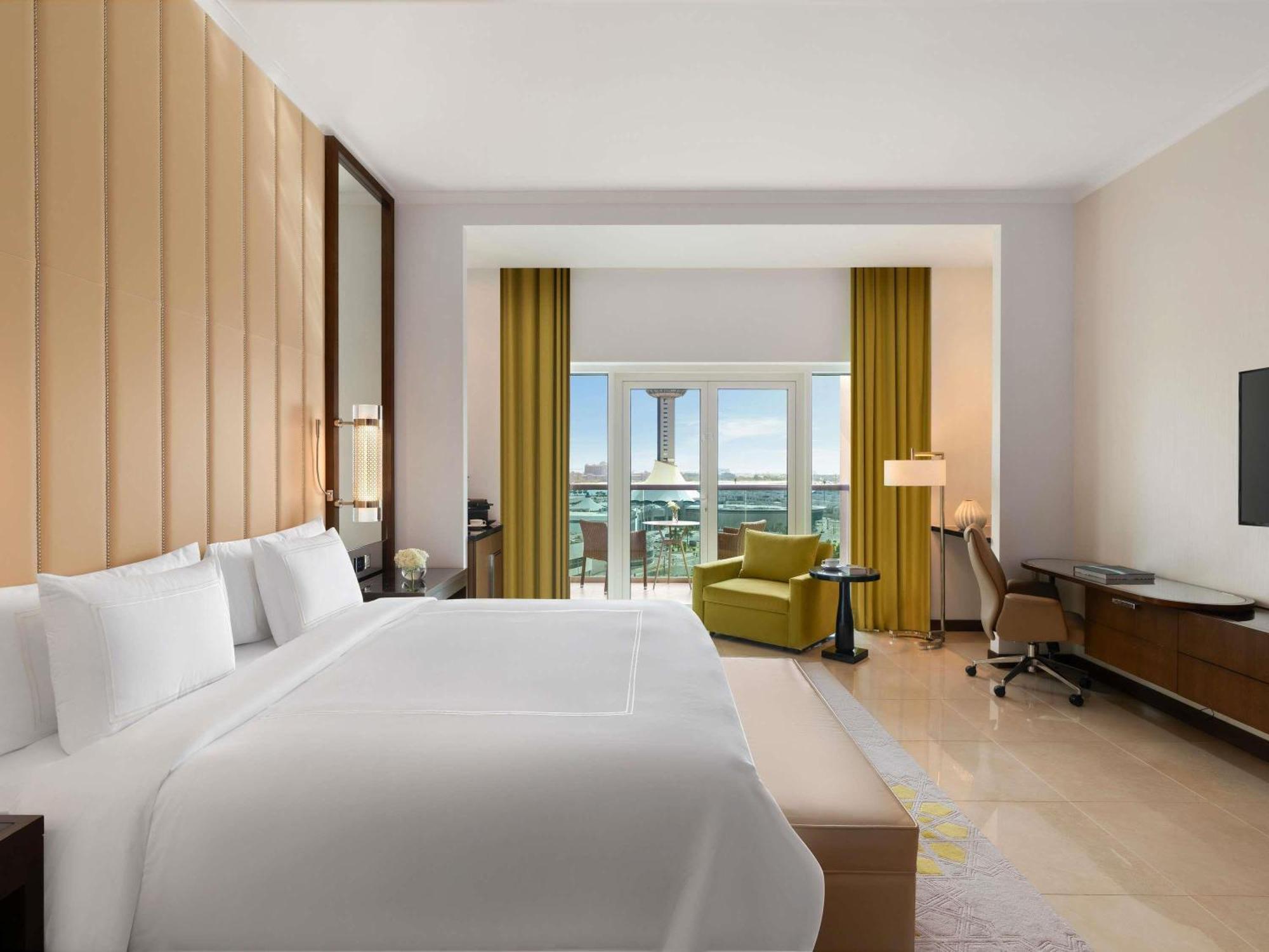 Premium Kamer - Uitzicht op de Corniche en Balkon