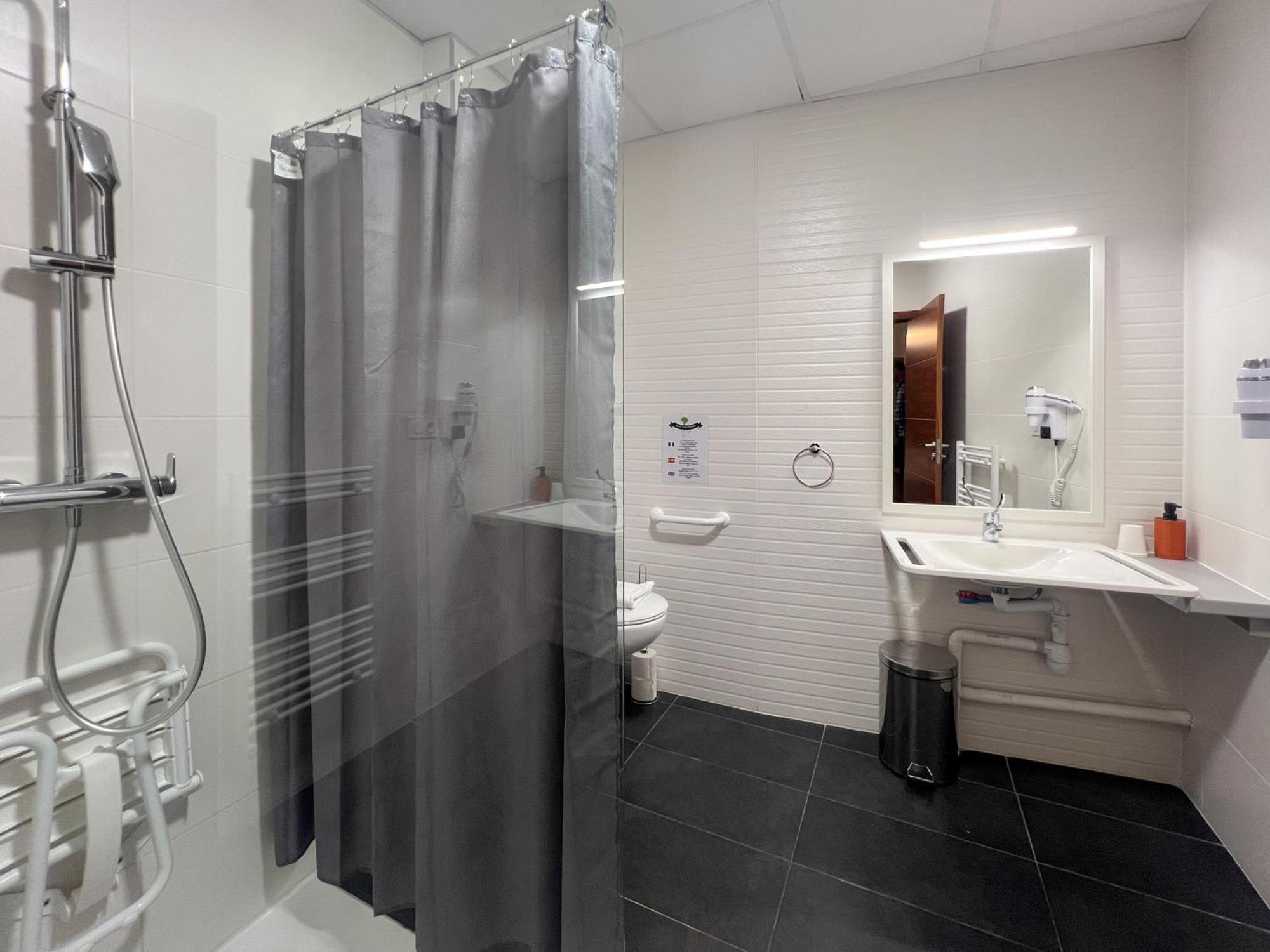Quadruple Room - Disability Access,1743576816:JPEG