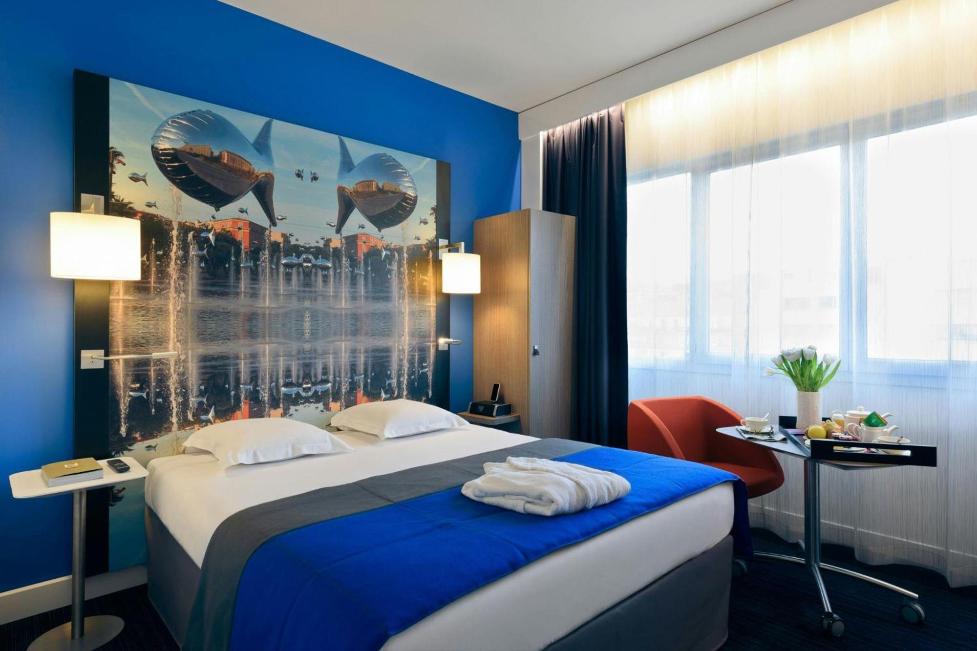 Chambre Lit Queen-Size Classique - Vue sur Ville