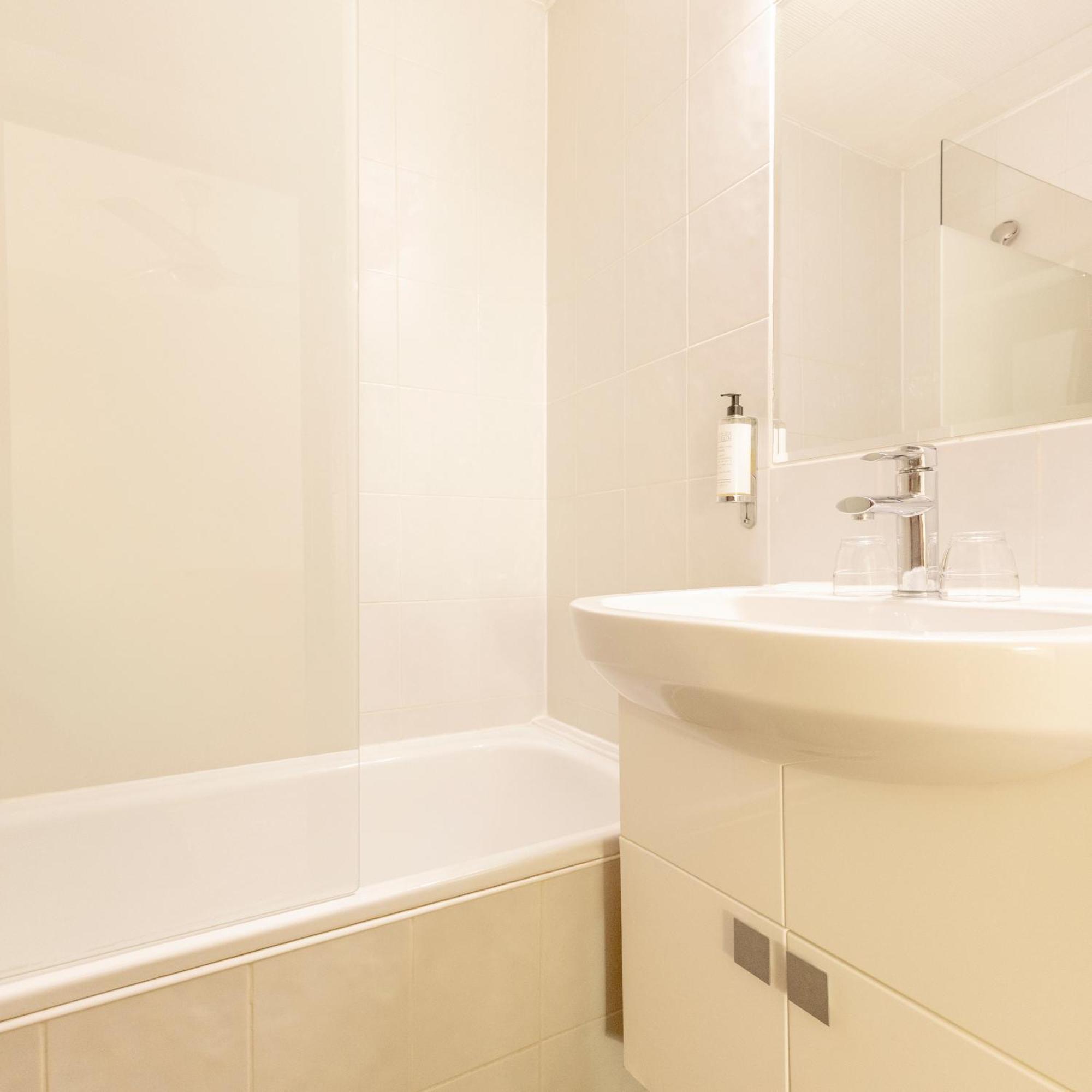 Double Room with Courtyard View,1746829159:JPEG