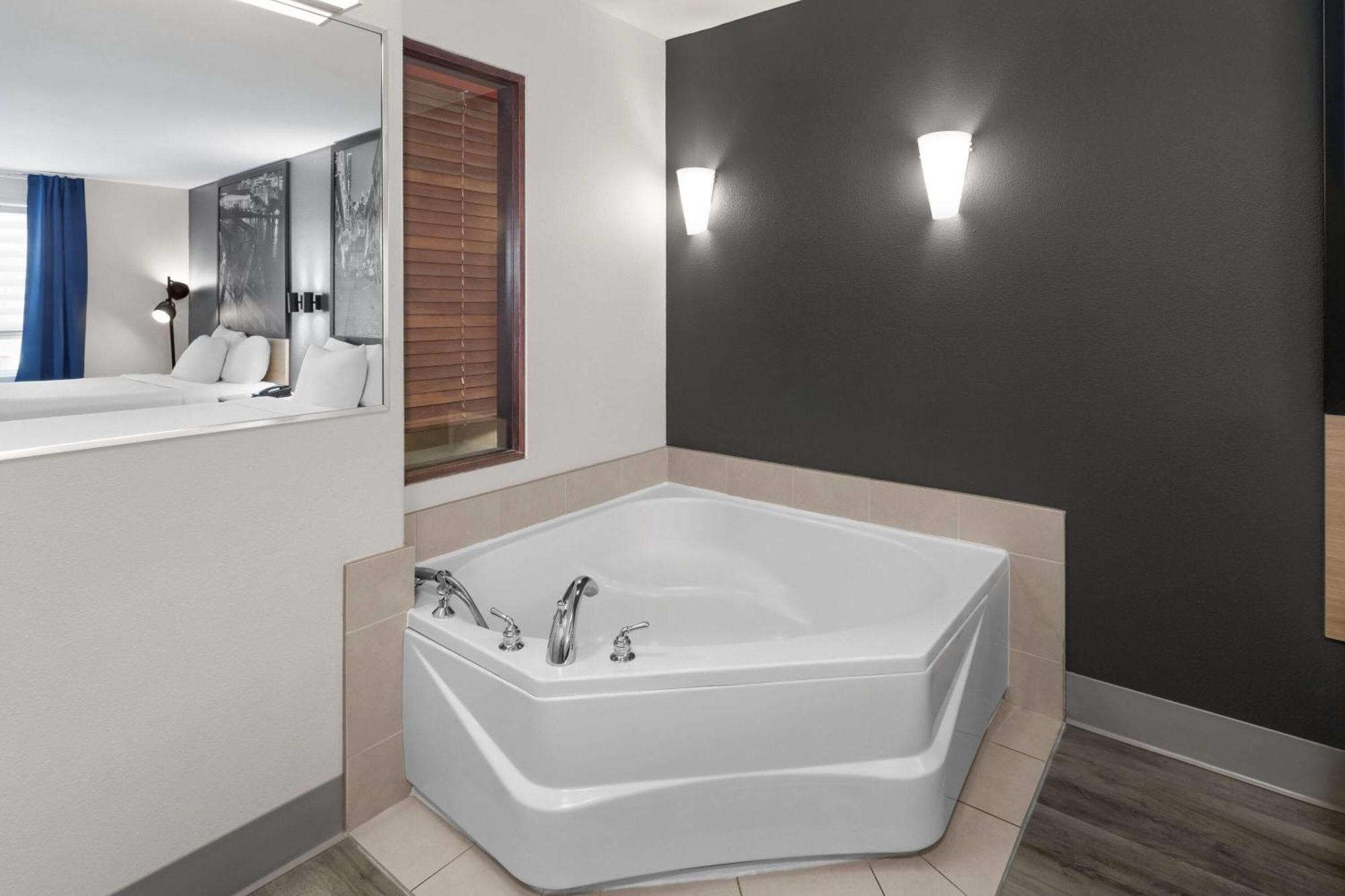 Suite Lit Queen-Size de Luxe - Non-Fumeurs