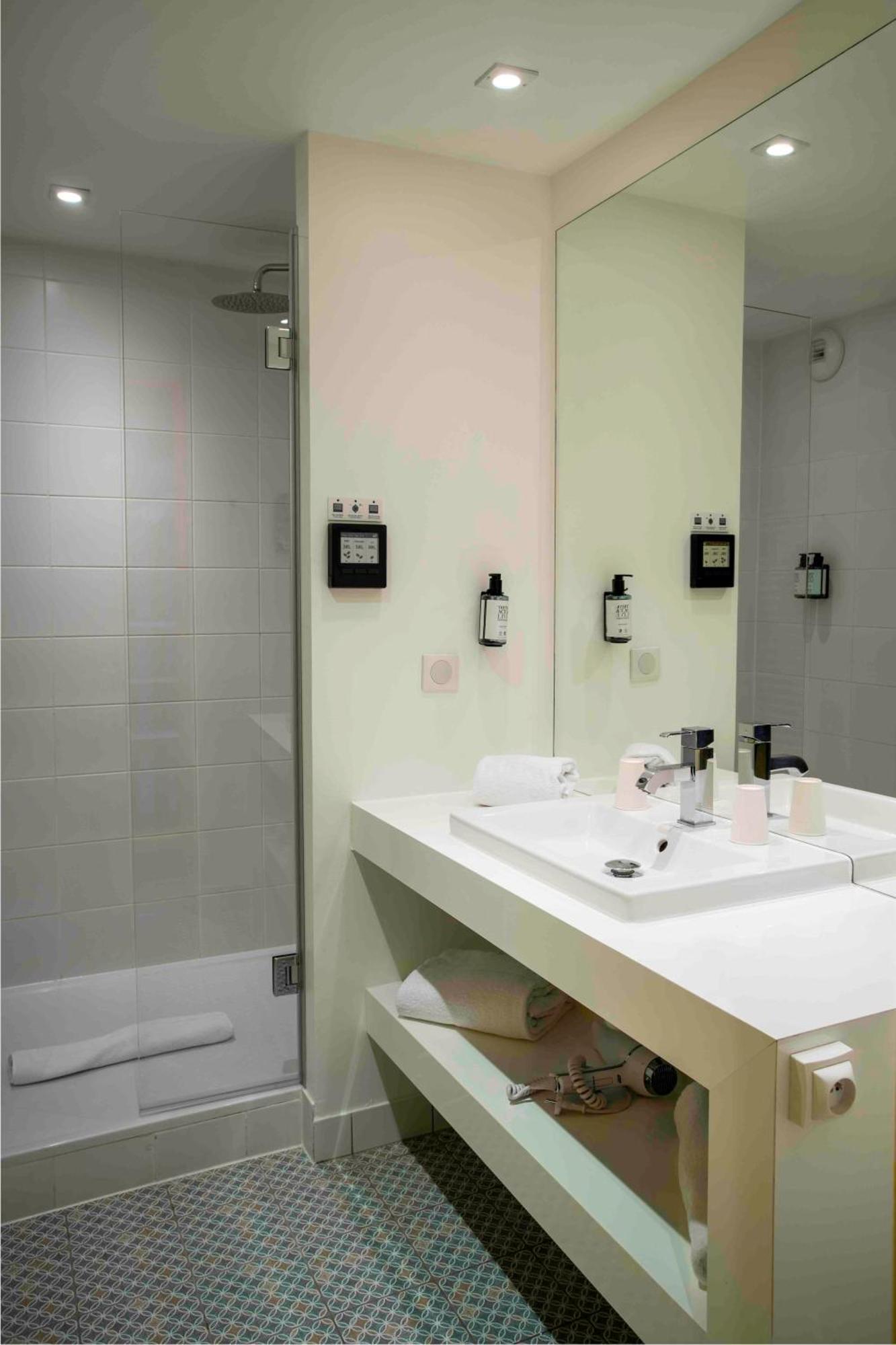 Double Room,1698882436:JPEG