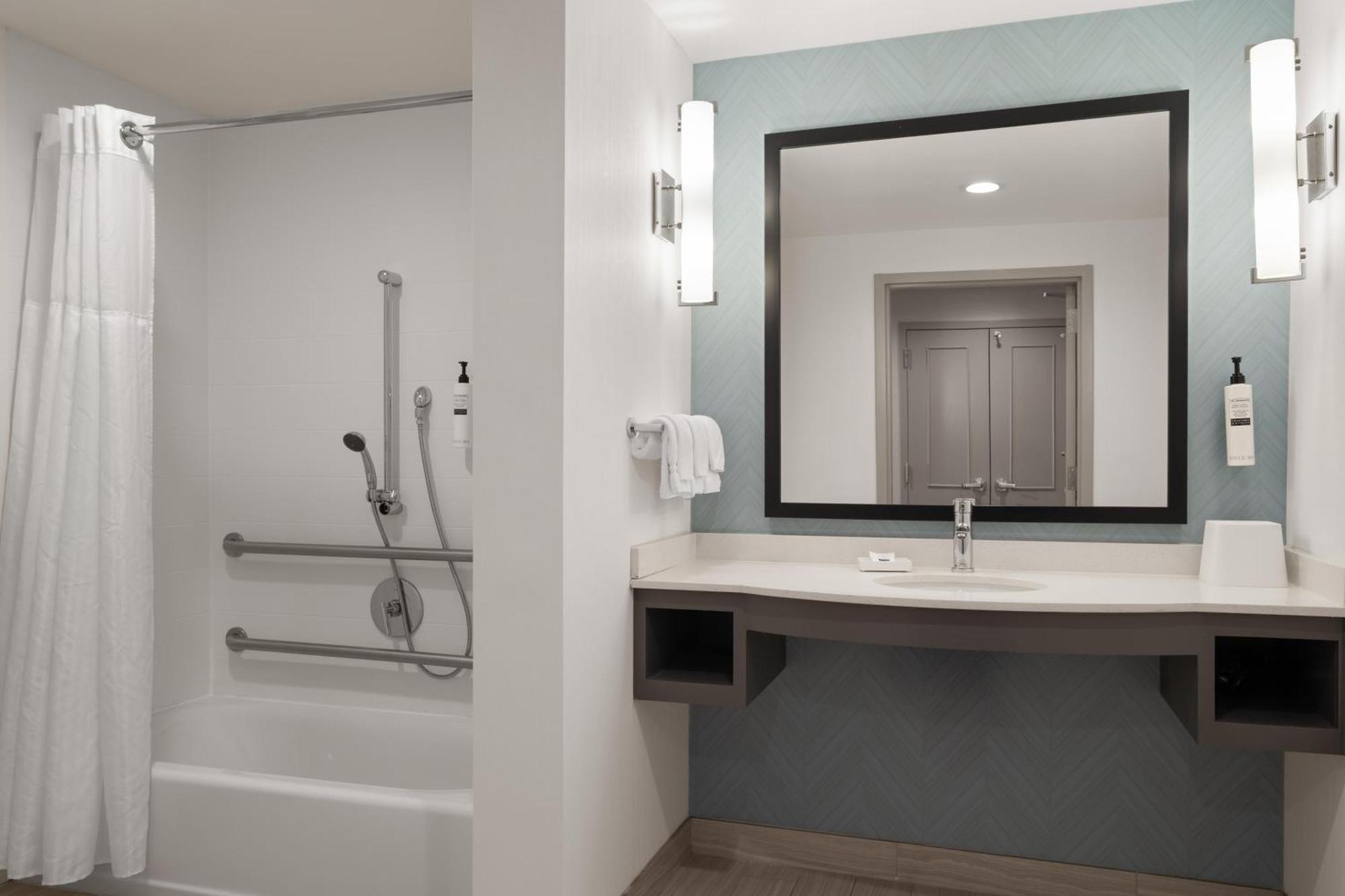 Queen Room with Two Queen Beds - Disability Access