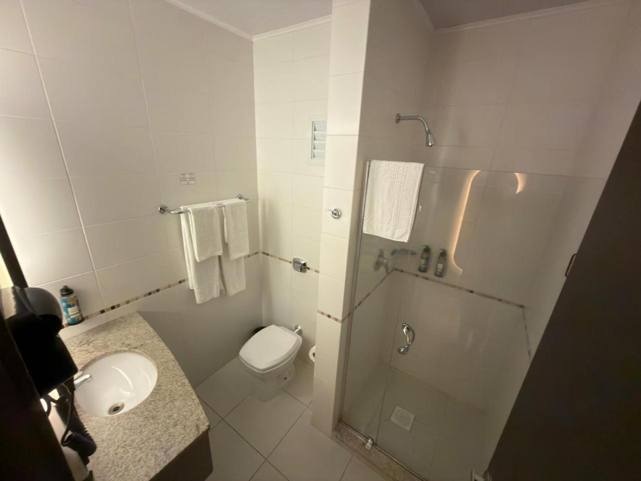 Quarto Duplo com Cama Extra