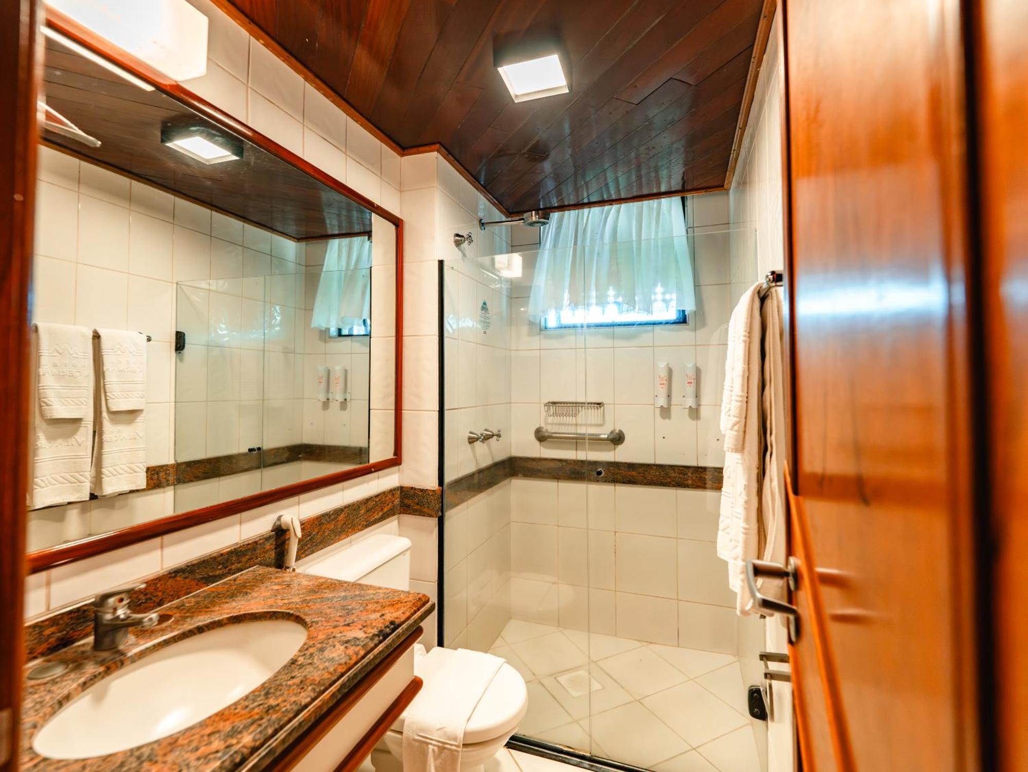 Luxury Triple Room,1747006301:JPEG