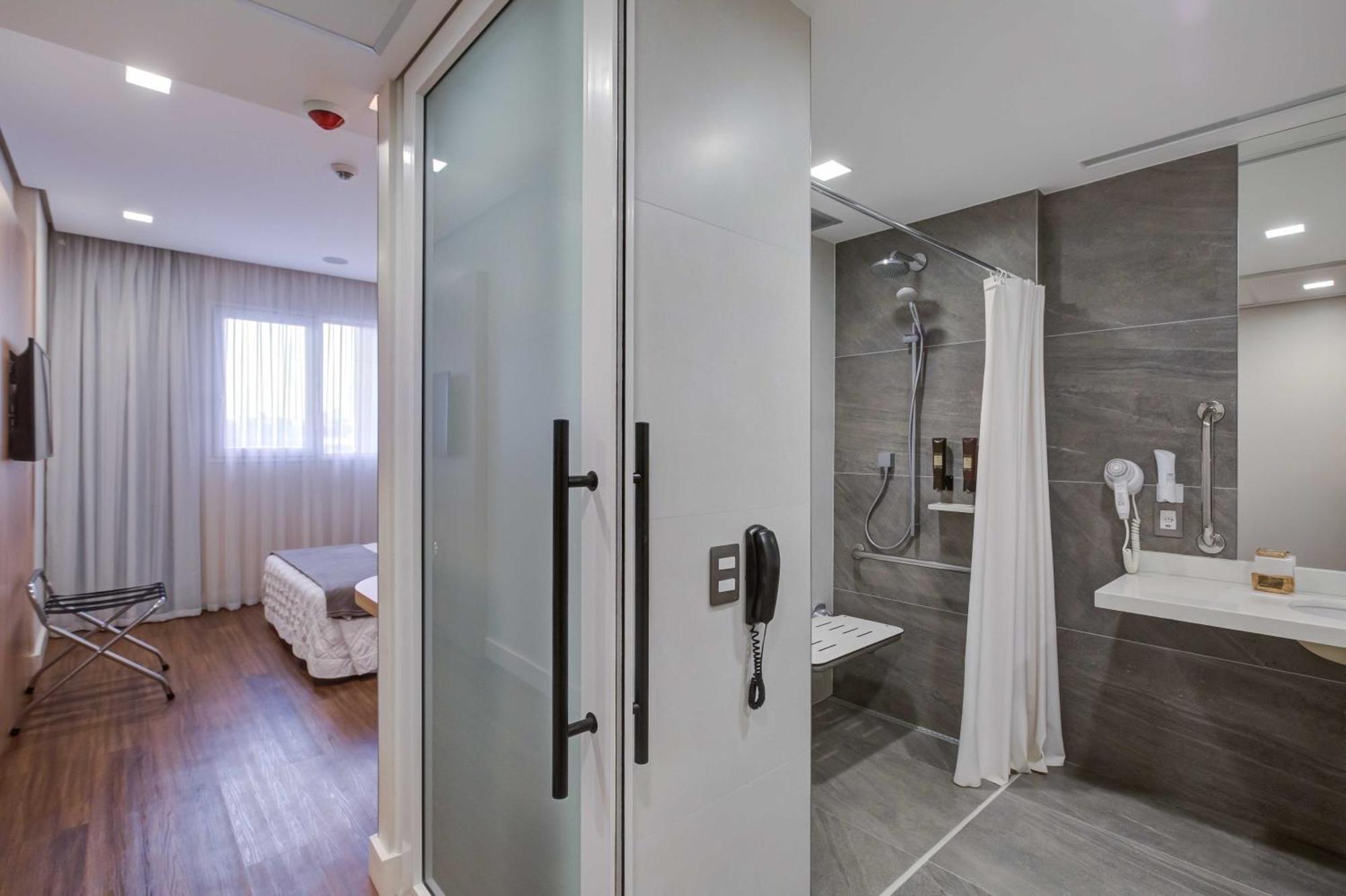 Quarto com Cama Queen-size - Acessível para Hóspedes com Mobilidade Reduzida