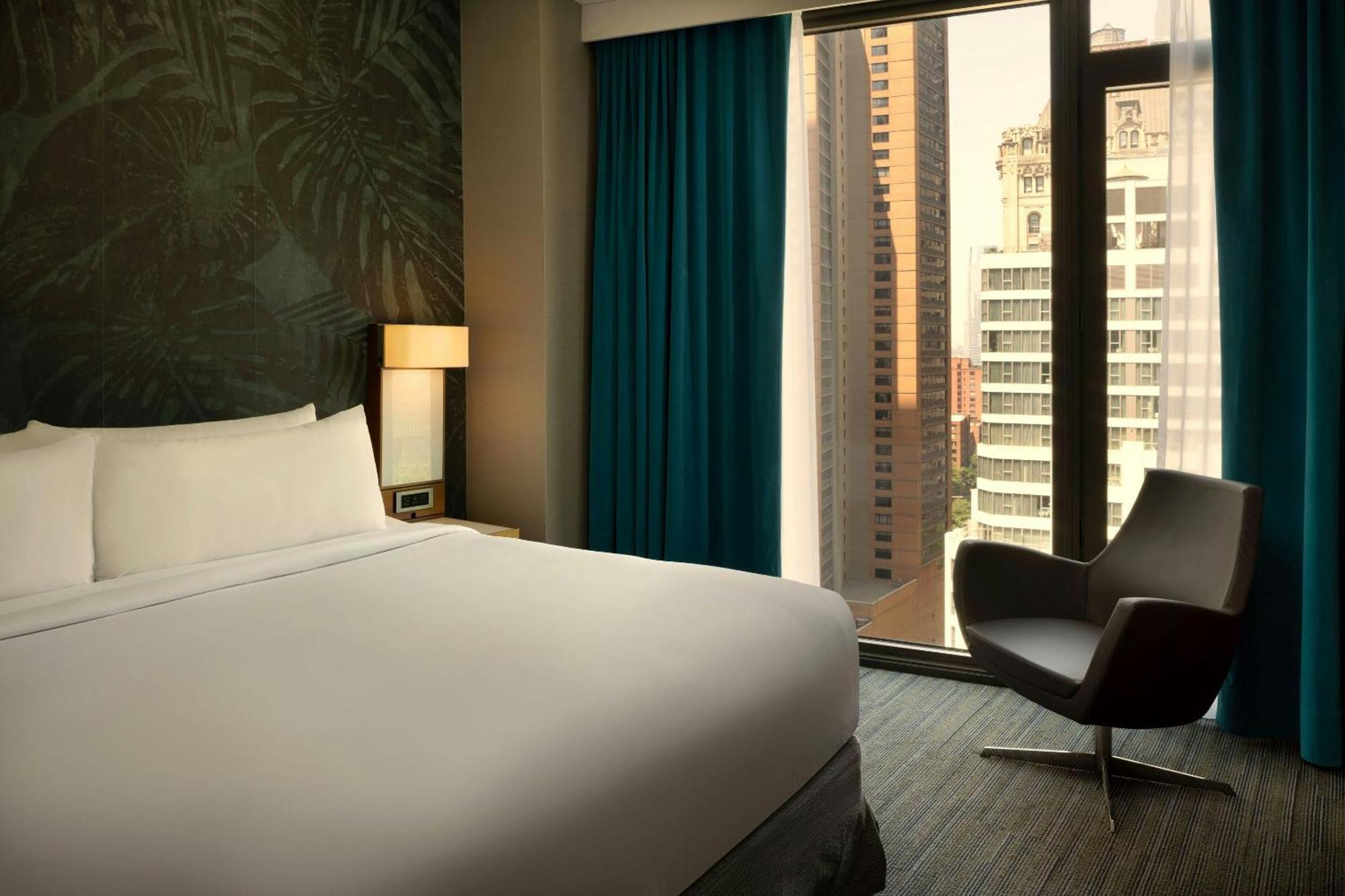 Superior Kamer met Kingsize Bed en Uitzicht op de Stad en de Rivier