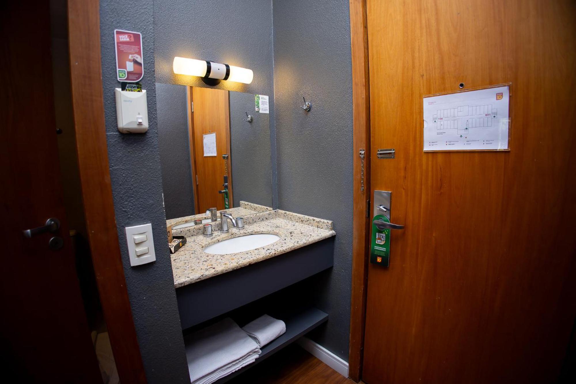 Quarto Standard com 2 Camas de Casal