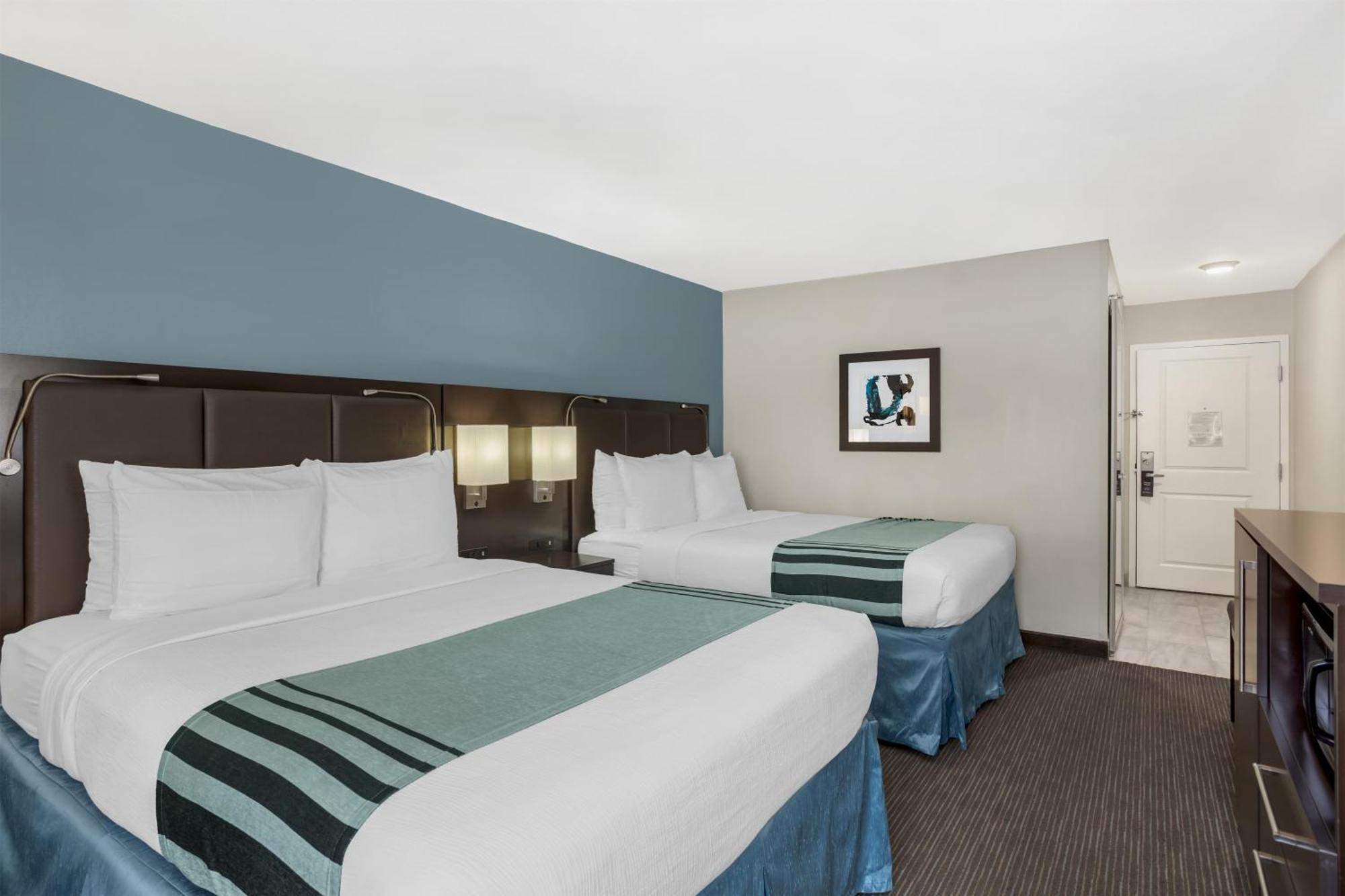 Queen Room with Two Queen Beds - Non-Smoking