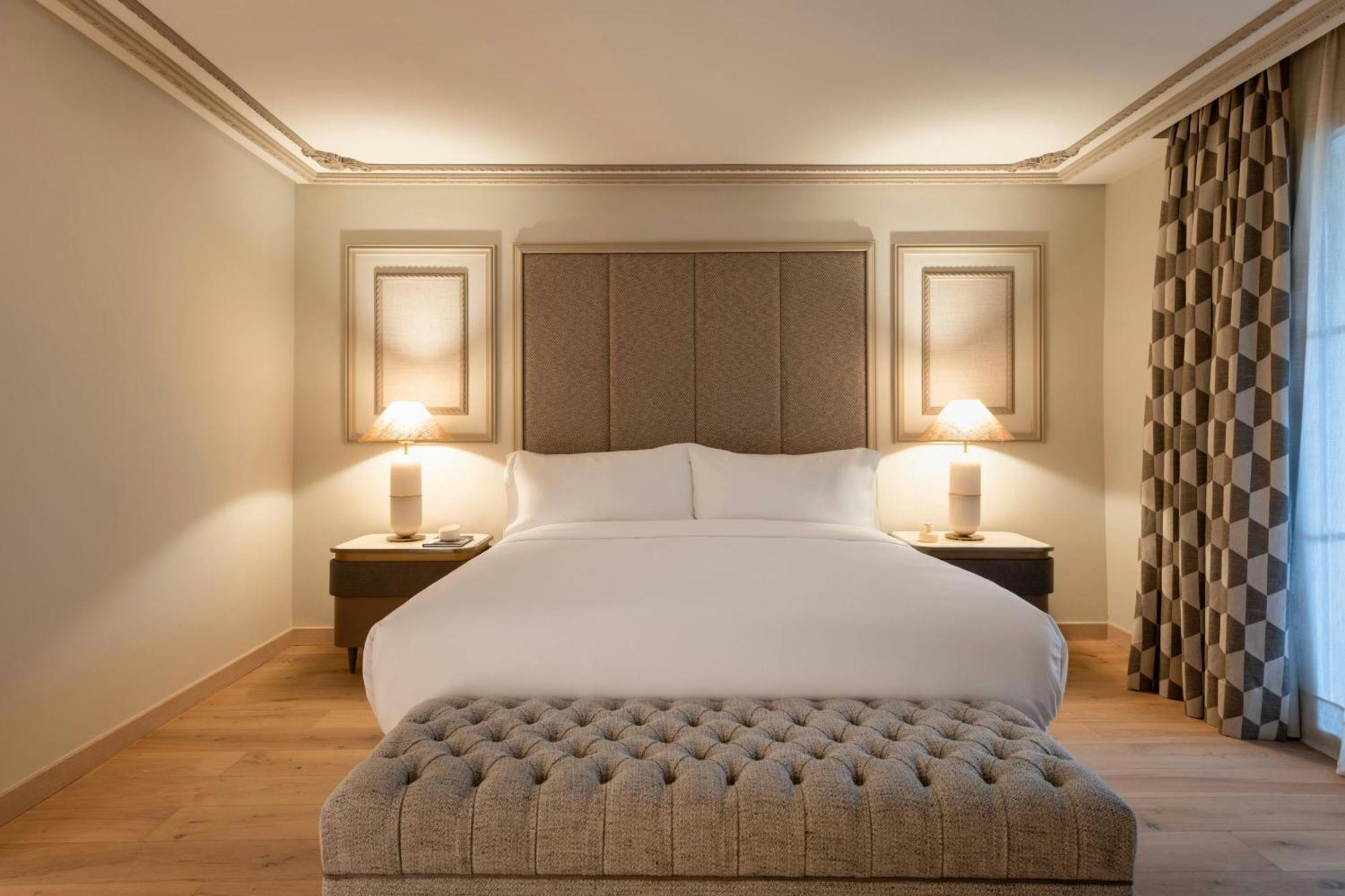 Junior Suite King con Balcone e Vista Giardino
