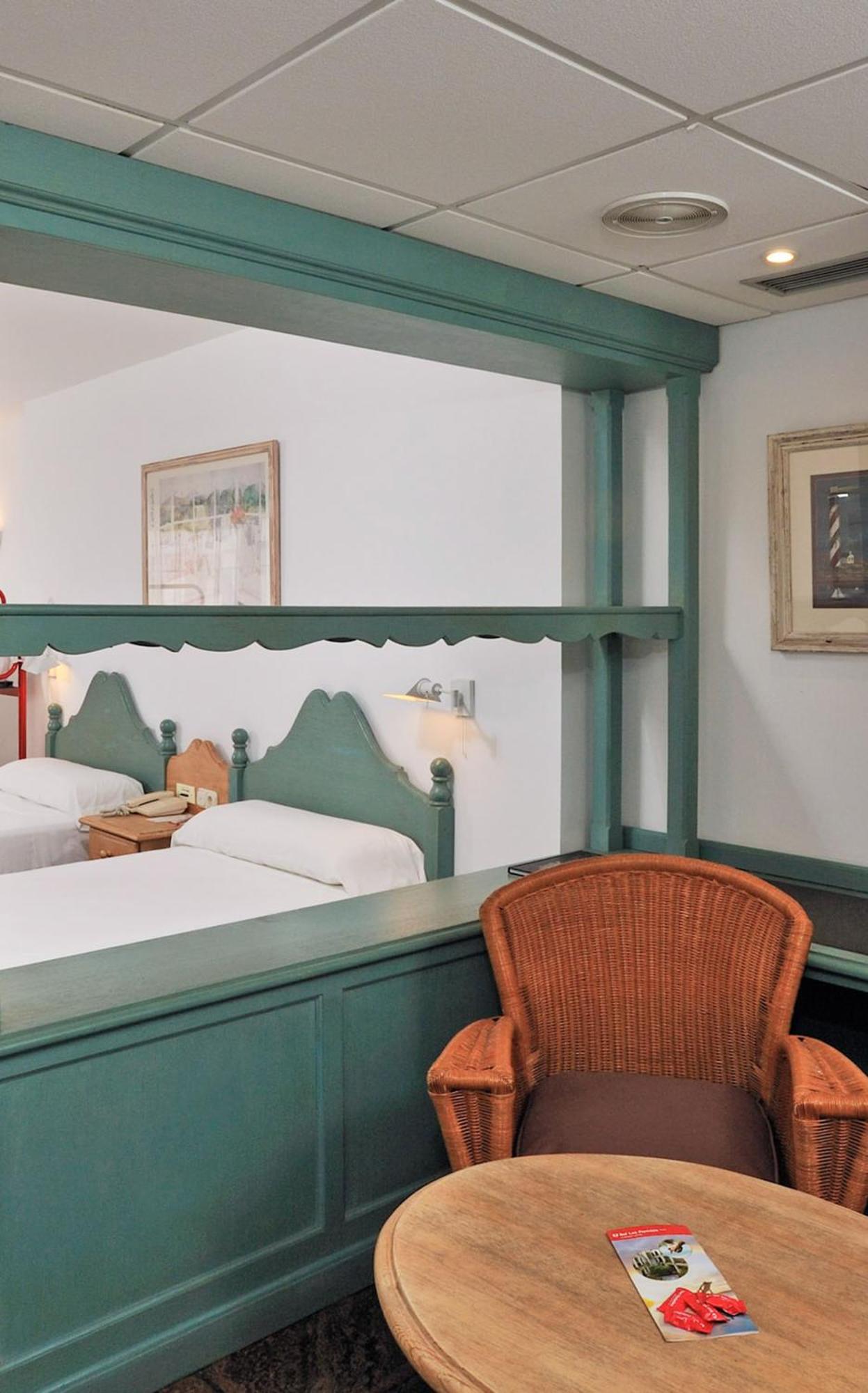 Double or Twin Room with Side Sea View,1758274320:JPEG