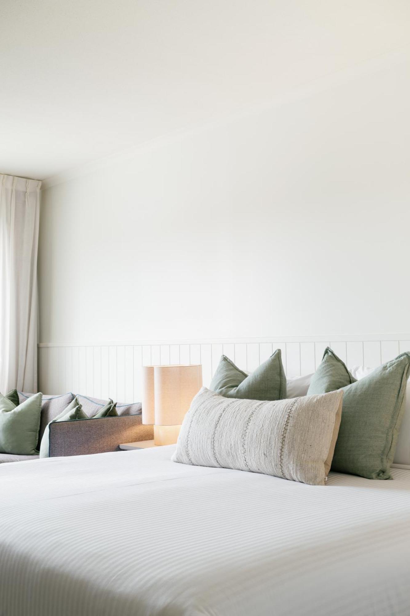 Zimmer mit Kingsize-Bett