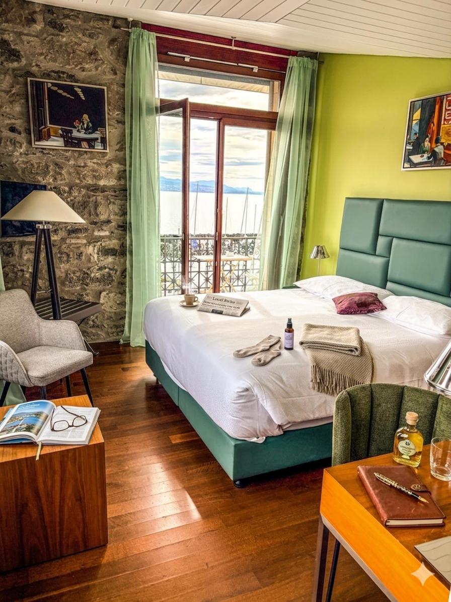Chambre Double Supérieure avec Balcon et Vue sur le Lac