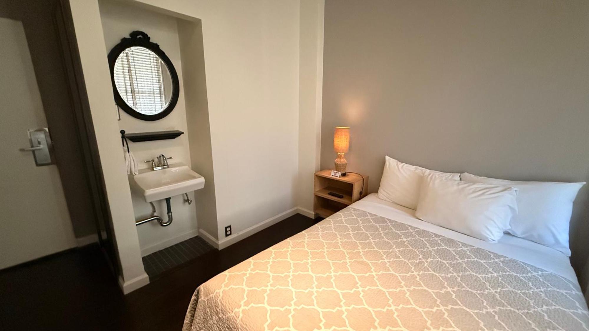 Single Room with Private External Bathroom,1758297757:JPEG