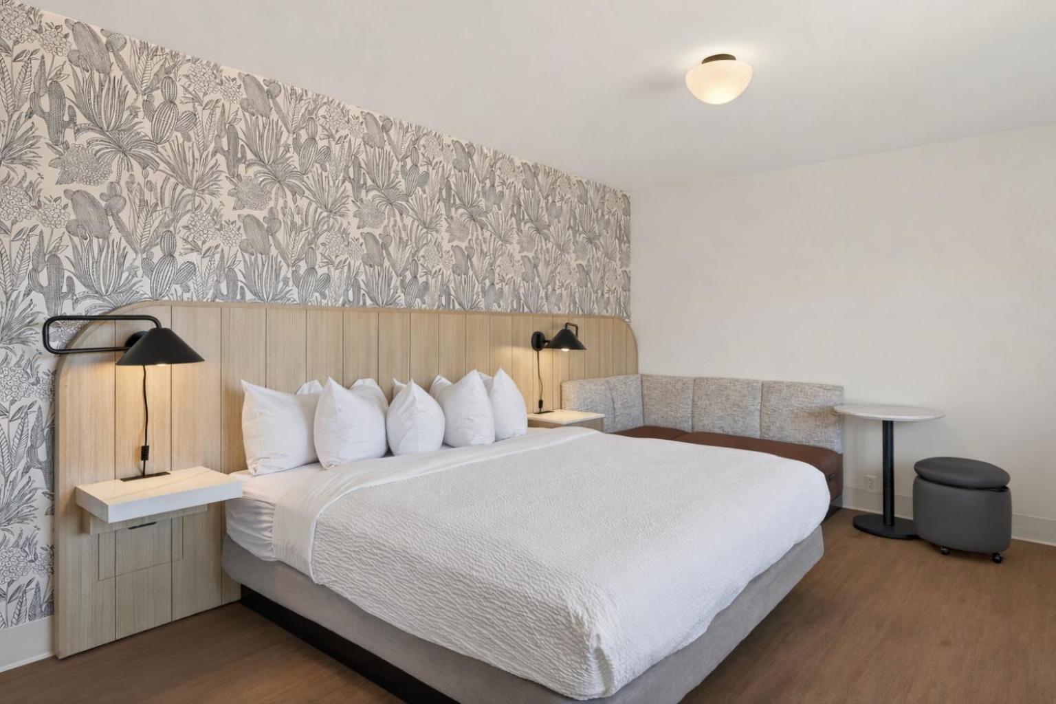 Superior King Room
