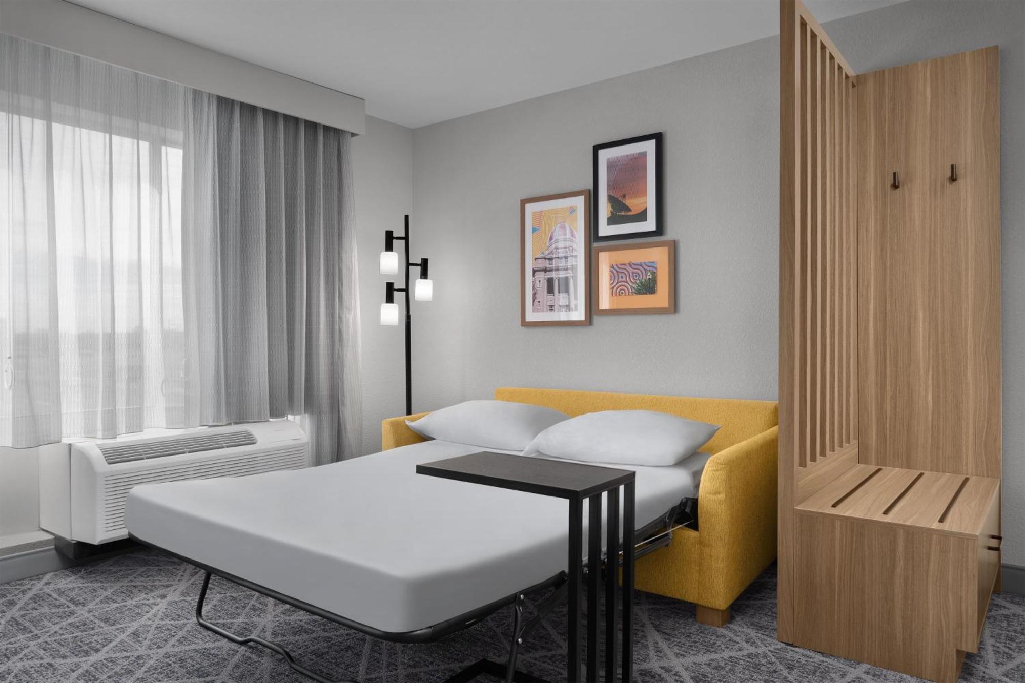King Studio Suite with Sofa Bed - Non-Smoking