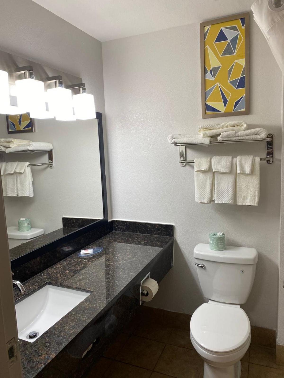 King Room with Whirlpool - Non Smoking/Interior Corridor