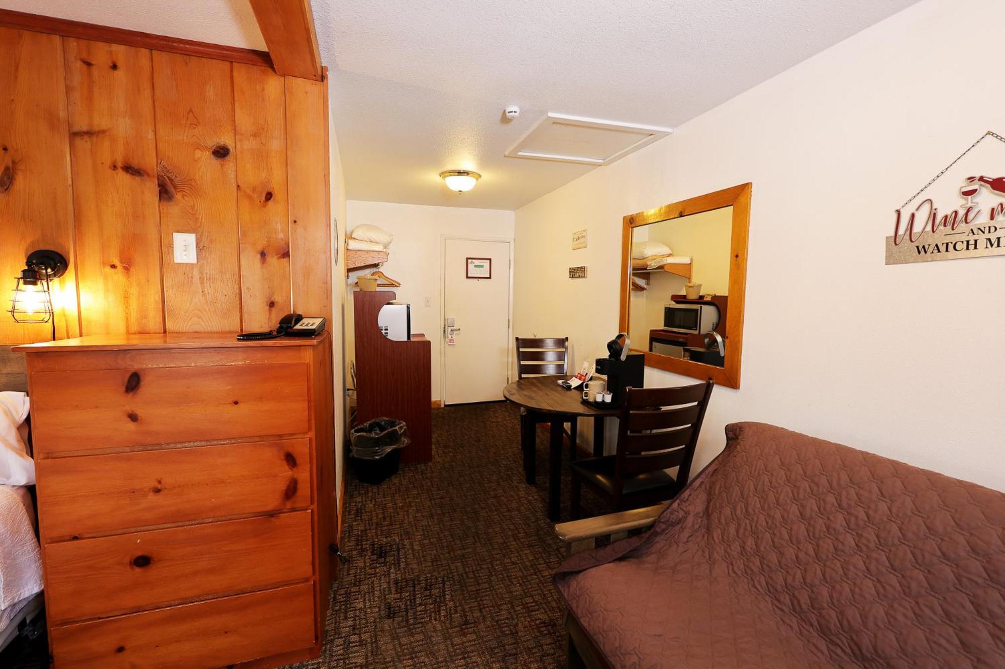 King Suite - Motel