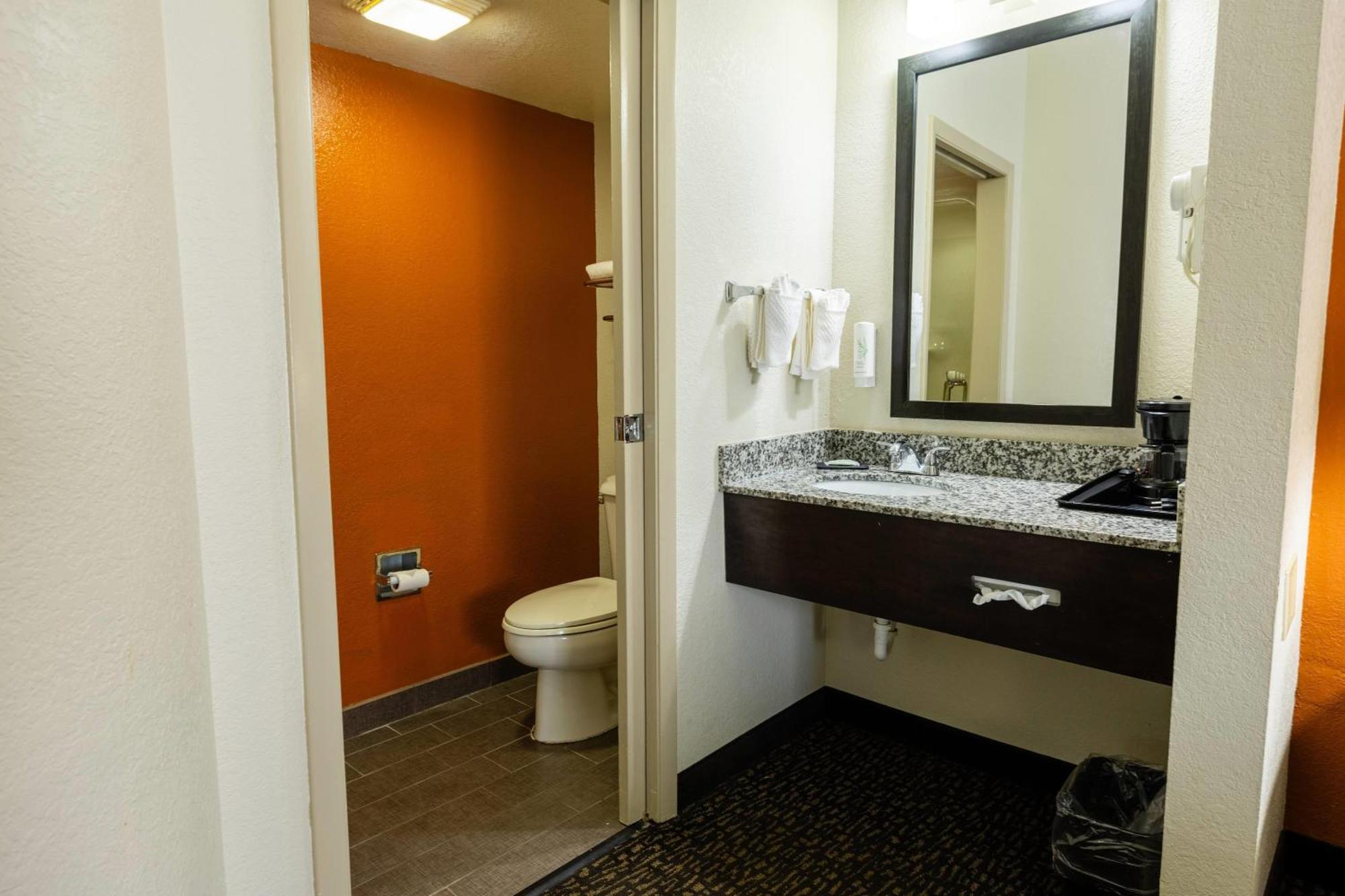King Room - Non-Smoking