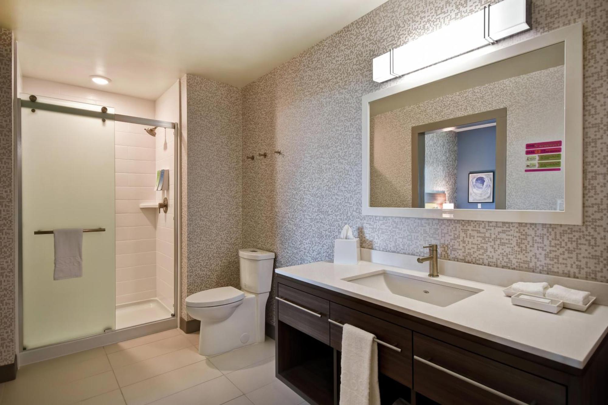 One-Bedroom King Suite - Non-Smoking