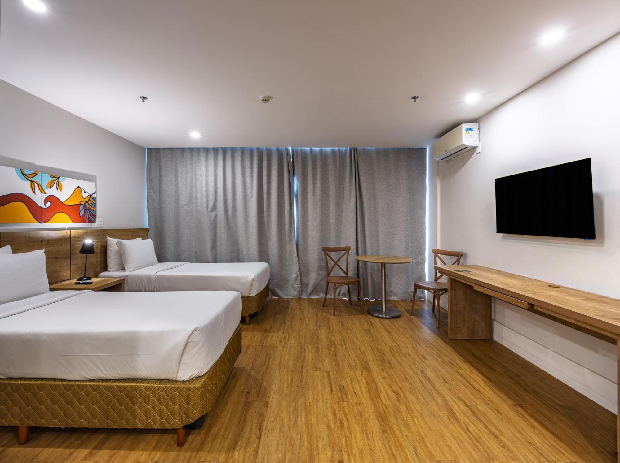 Deluxe Tweepersoonskamer met 2 Aparte Bedden en Balkon