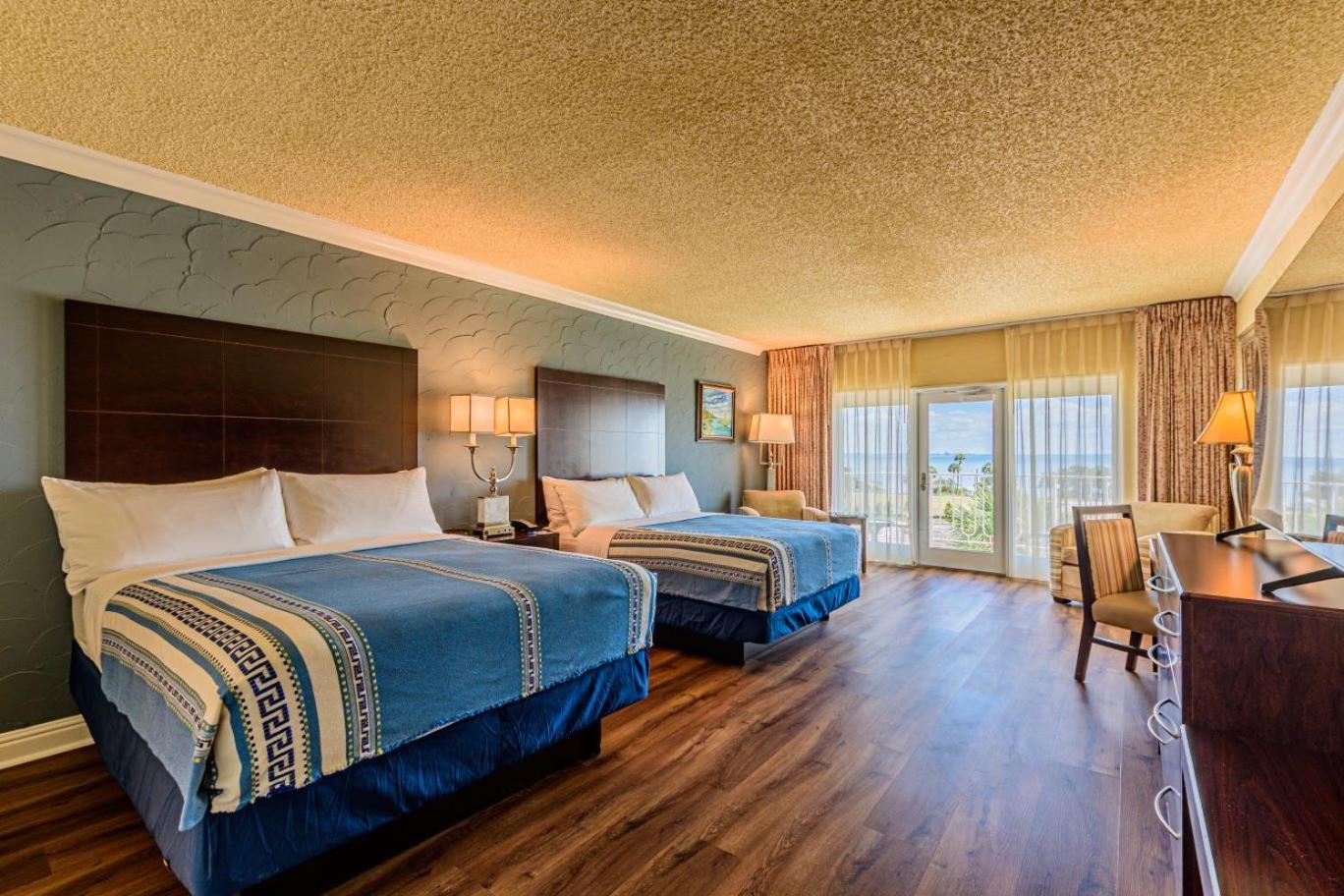 Queen Room Two Queen Beds Balcony Bay View or Non-Smoking