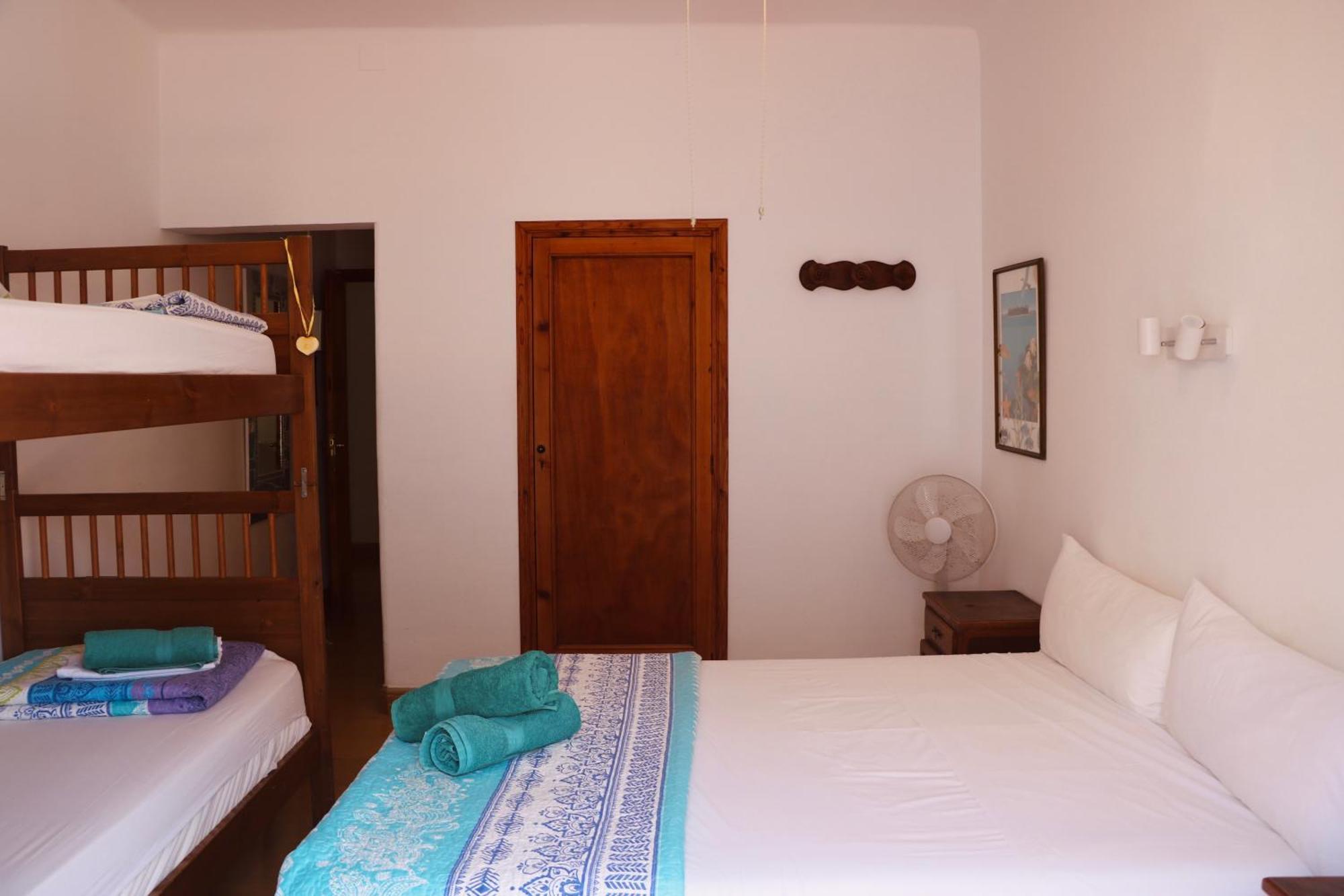 Habitación Triple con balcón