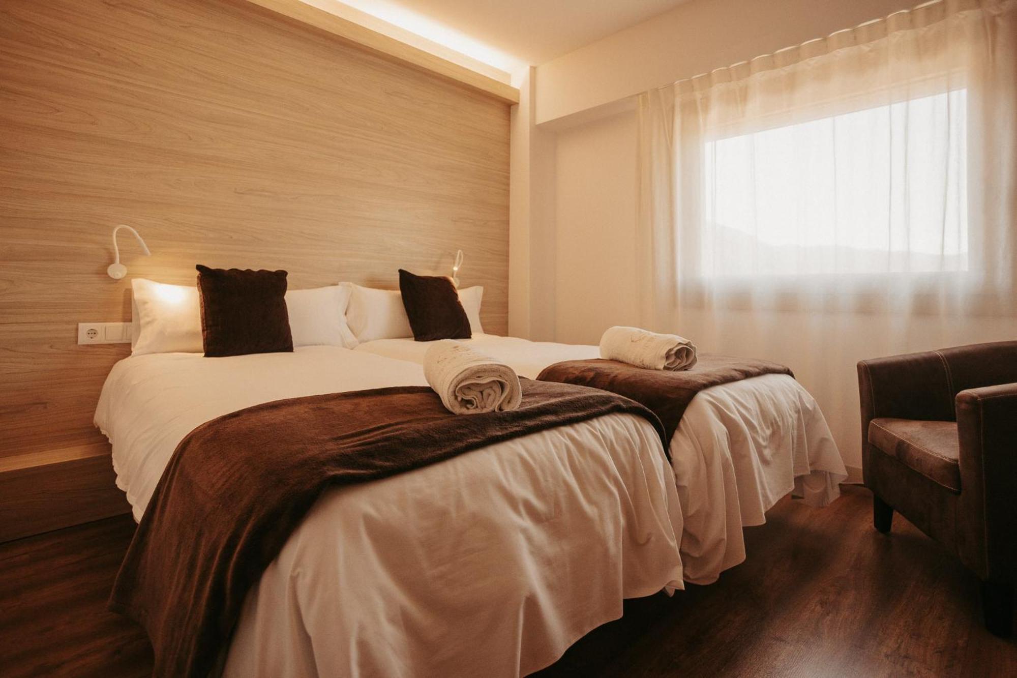Twin Room with City View,1758580905:JPEG