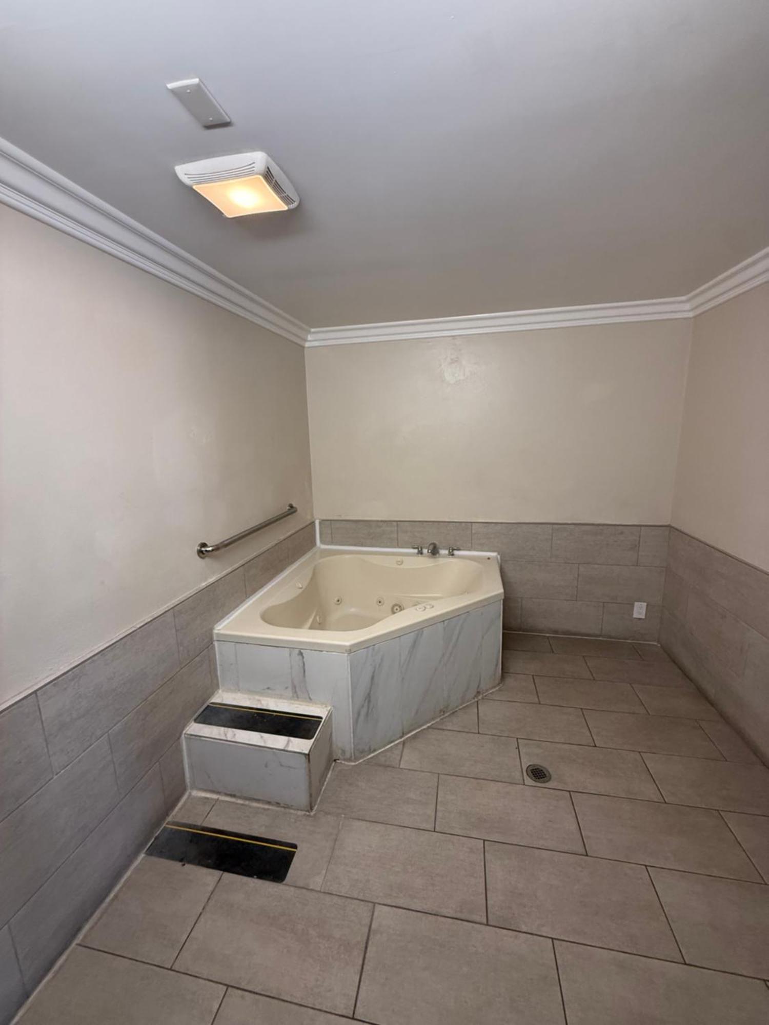 King Suite with Spa Bath