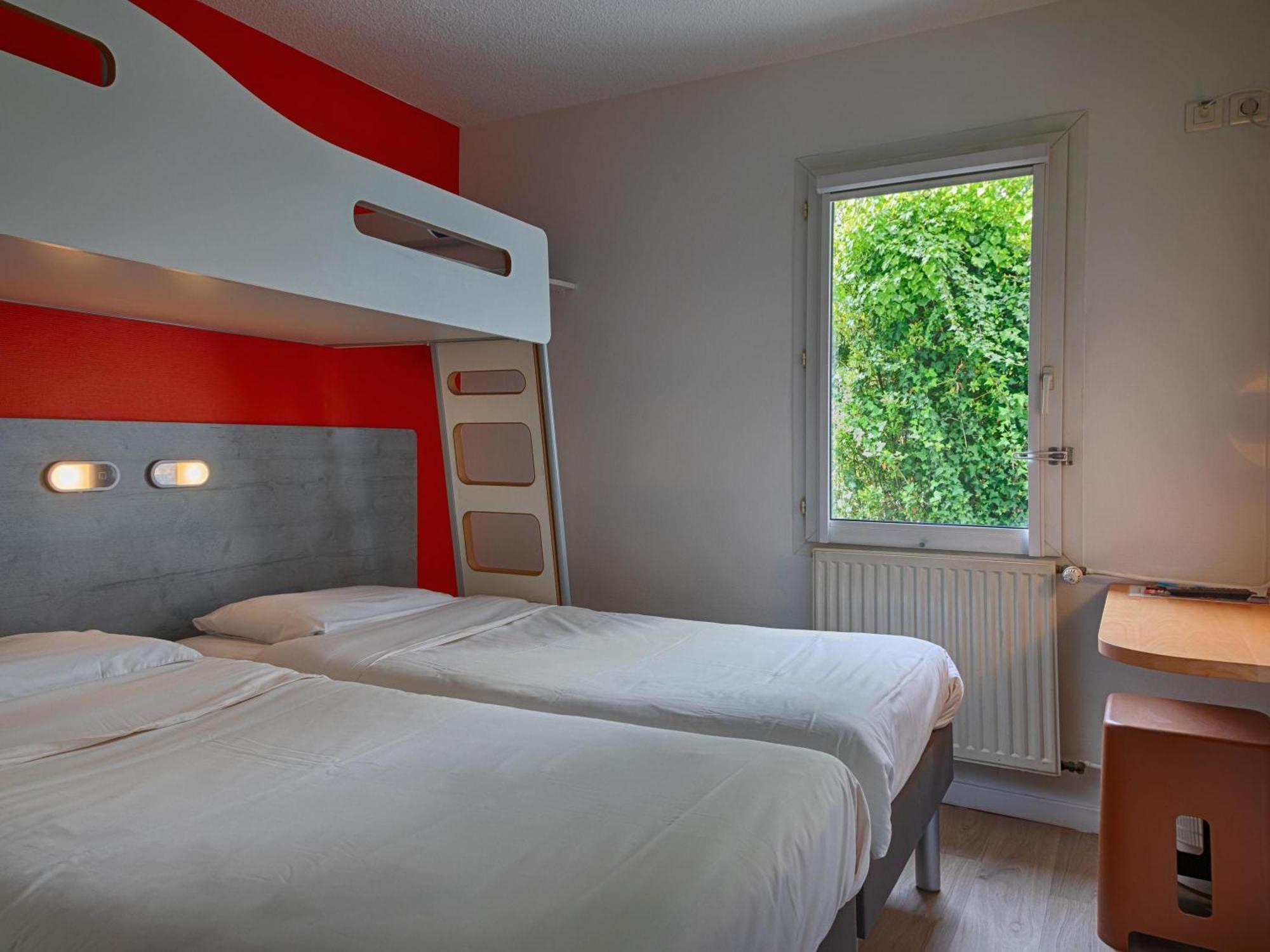 Chambre Triple avec Lits Jumeaux et Lit Superposé