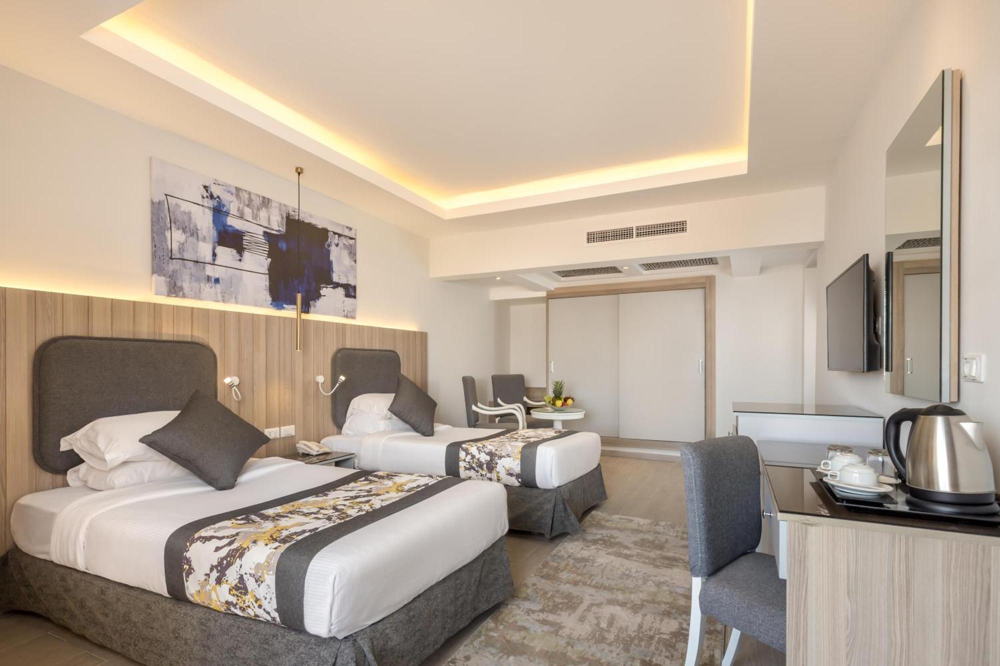 Premium Deluxe Room,1765195148:JPEG
