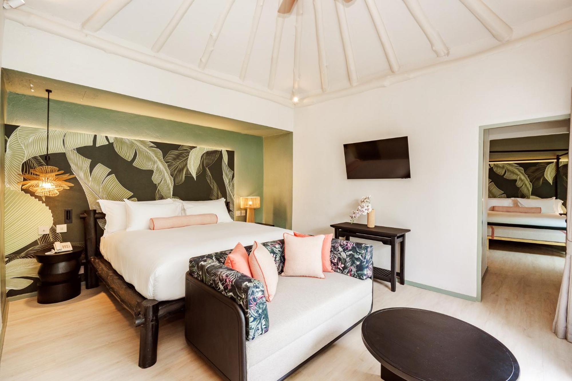 Superior Villa met Zwembad