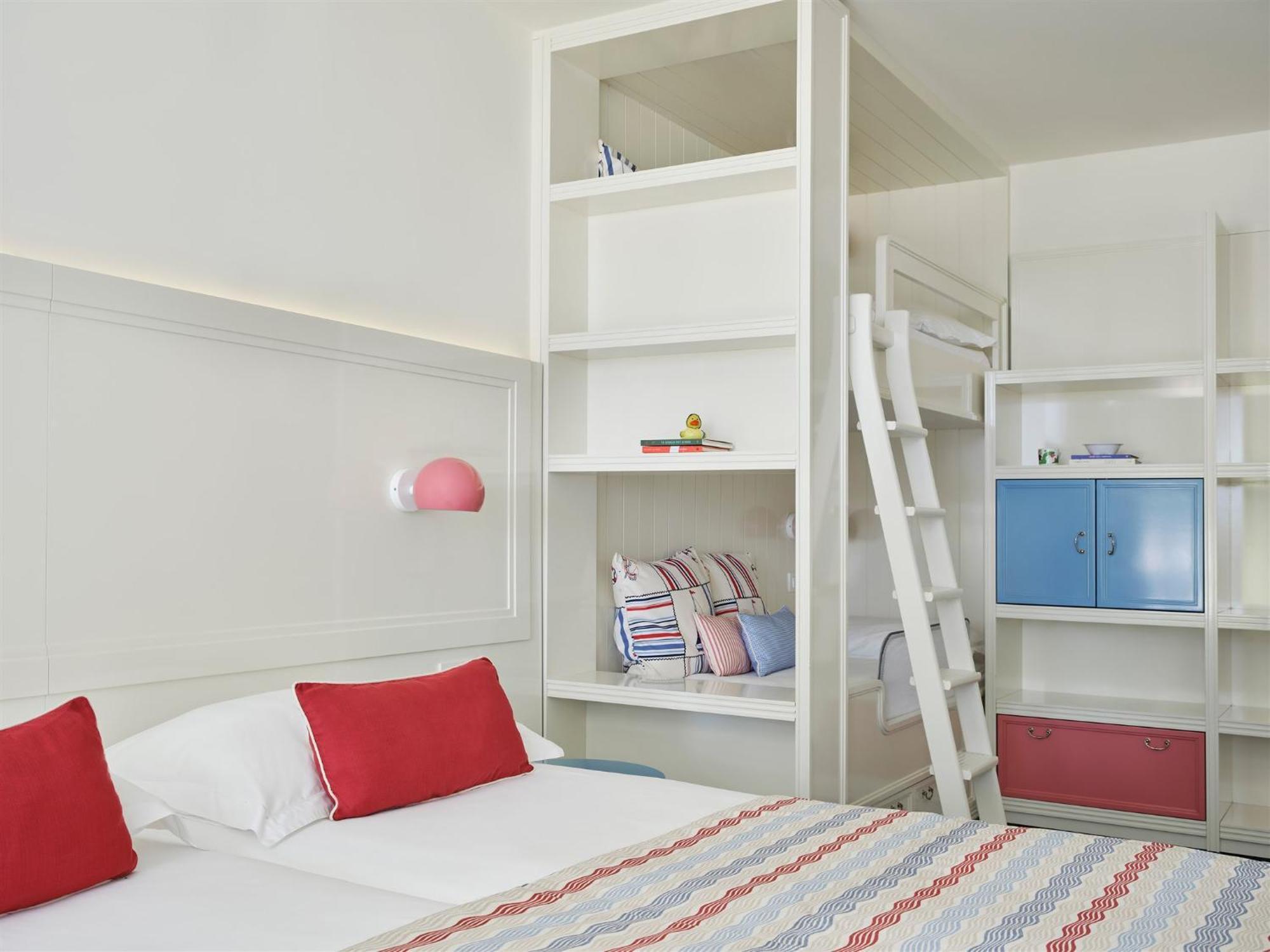 Angebot - Familienzimmer mit Balkon und Parkblick - Labour Day