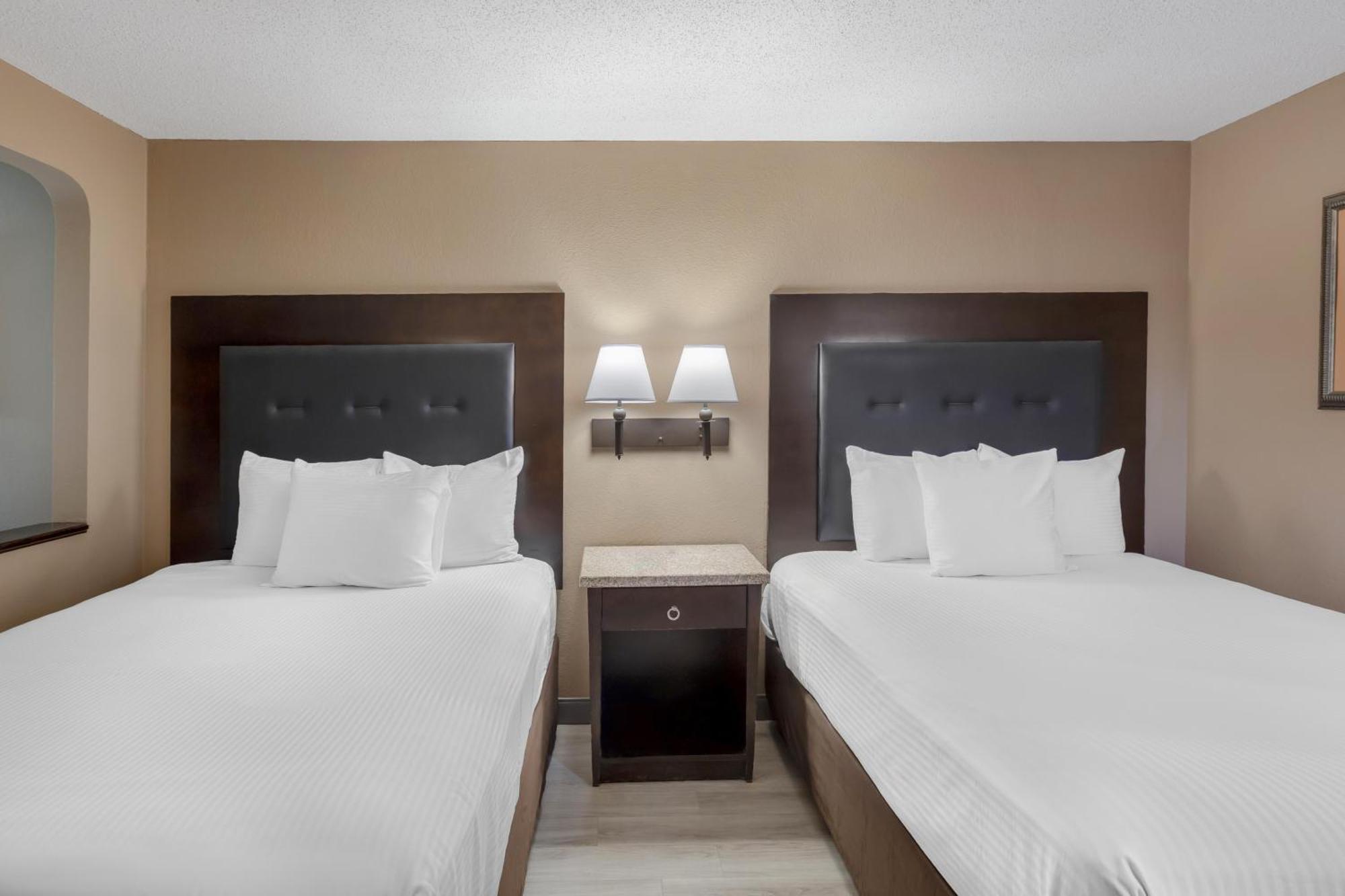 Queen Room with Two Queen Beds - Non-Smoking