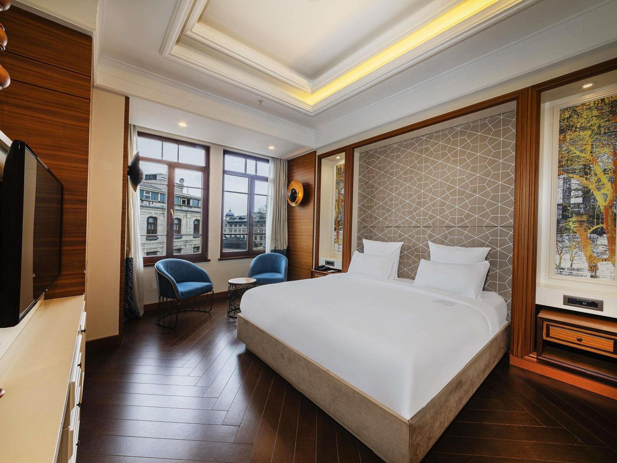Family King Suite with Two Sofa Beds