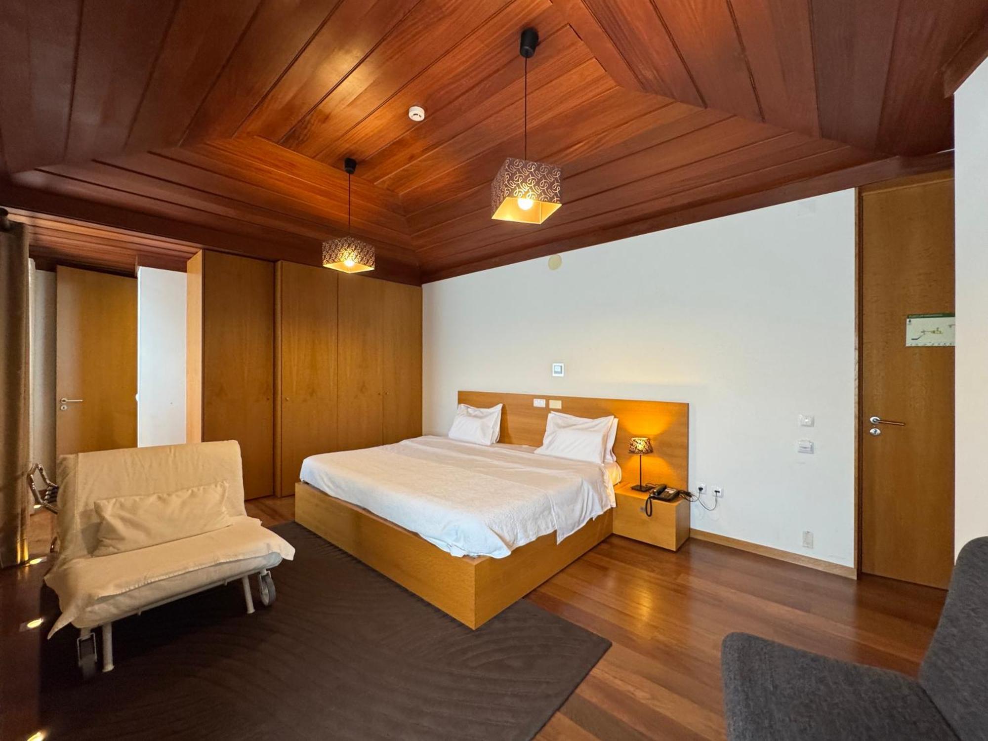 Quarto Duplo ou Twin Deluxe com Banheira de Hidromassagem