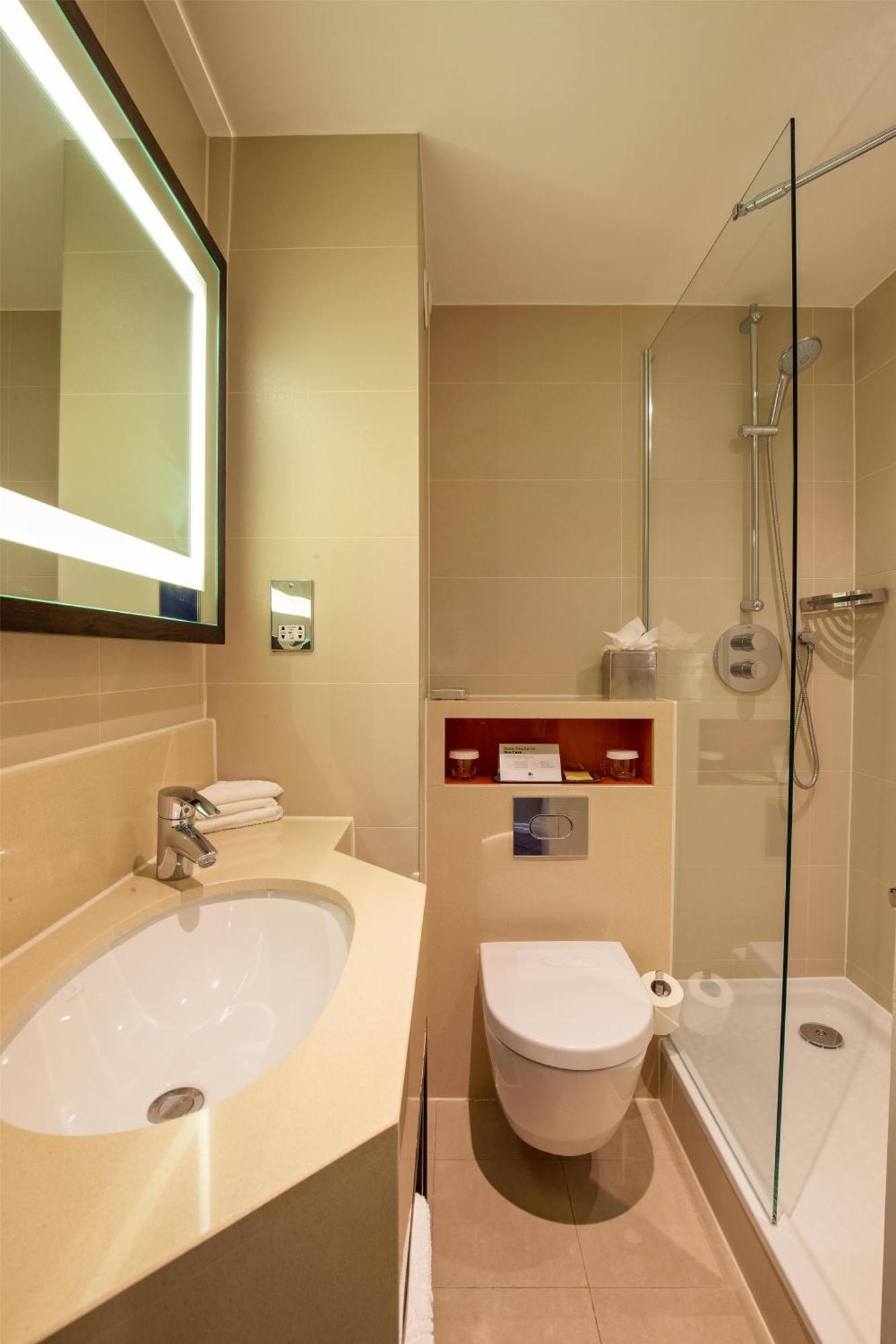 Chambre Lit Queen-Size - pour Personnes à Mobilité Réduite
