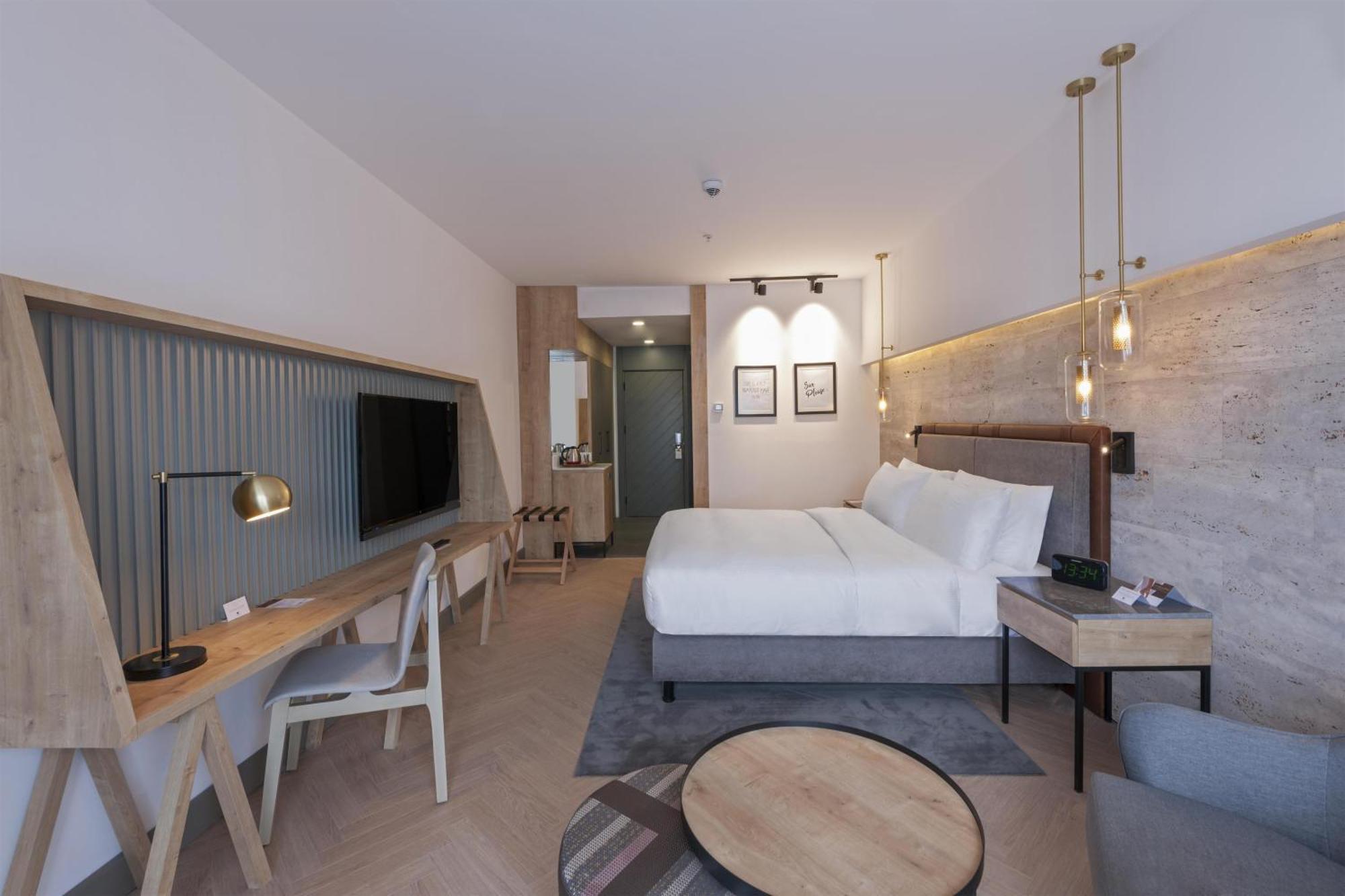 Zimmer mit Kingsize-Bett