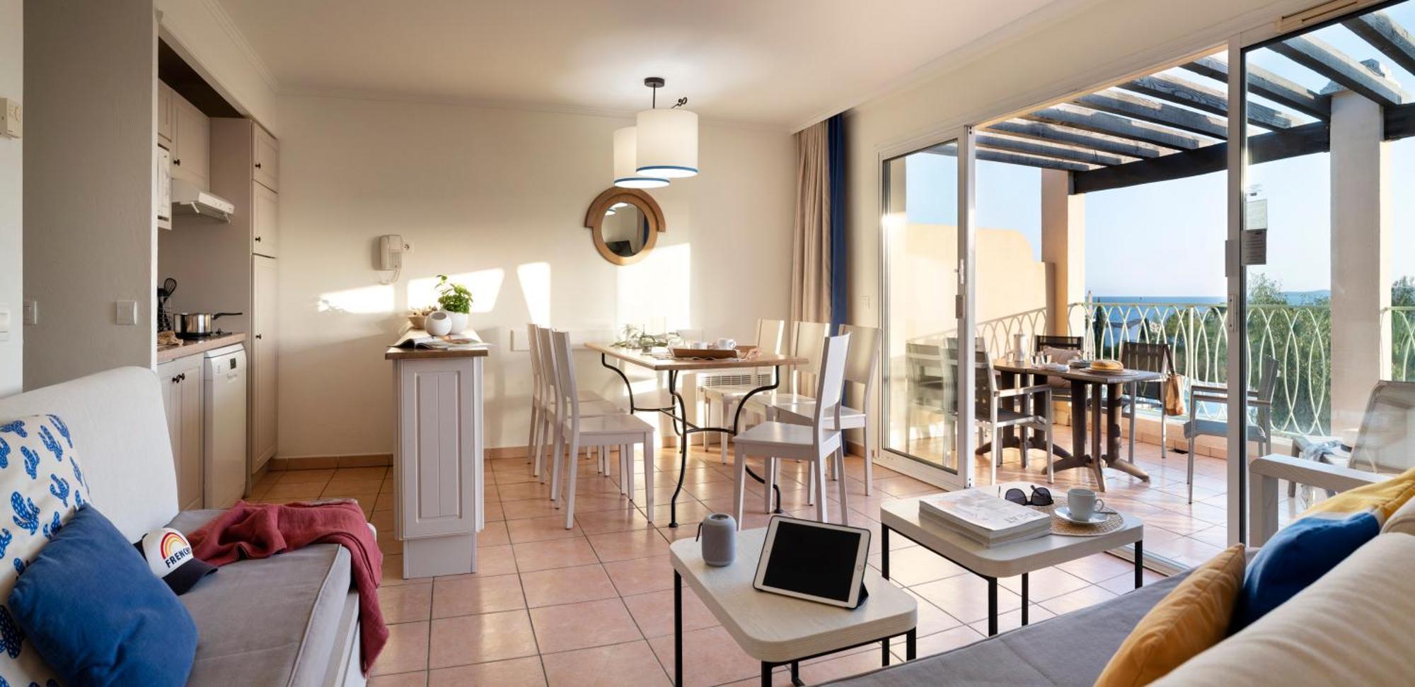 Appartement 1 Chambre avec Coin Nuit dans Alcôve, Climatisation et Terrasse ou Balcon (6 Personnes) - Vue sur Mer