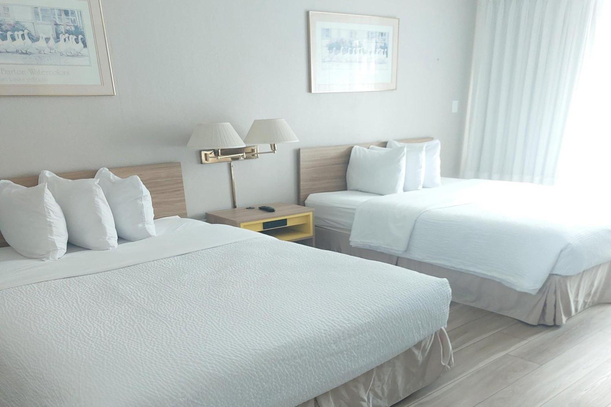 Two-Bedroom Queen Apartment - Non-Smoking