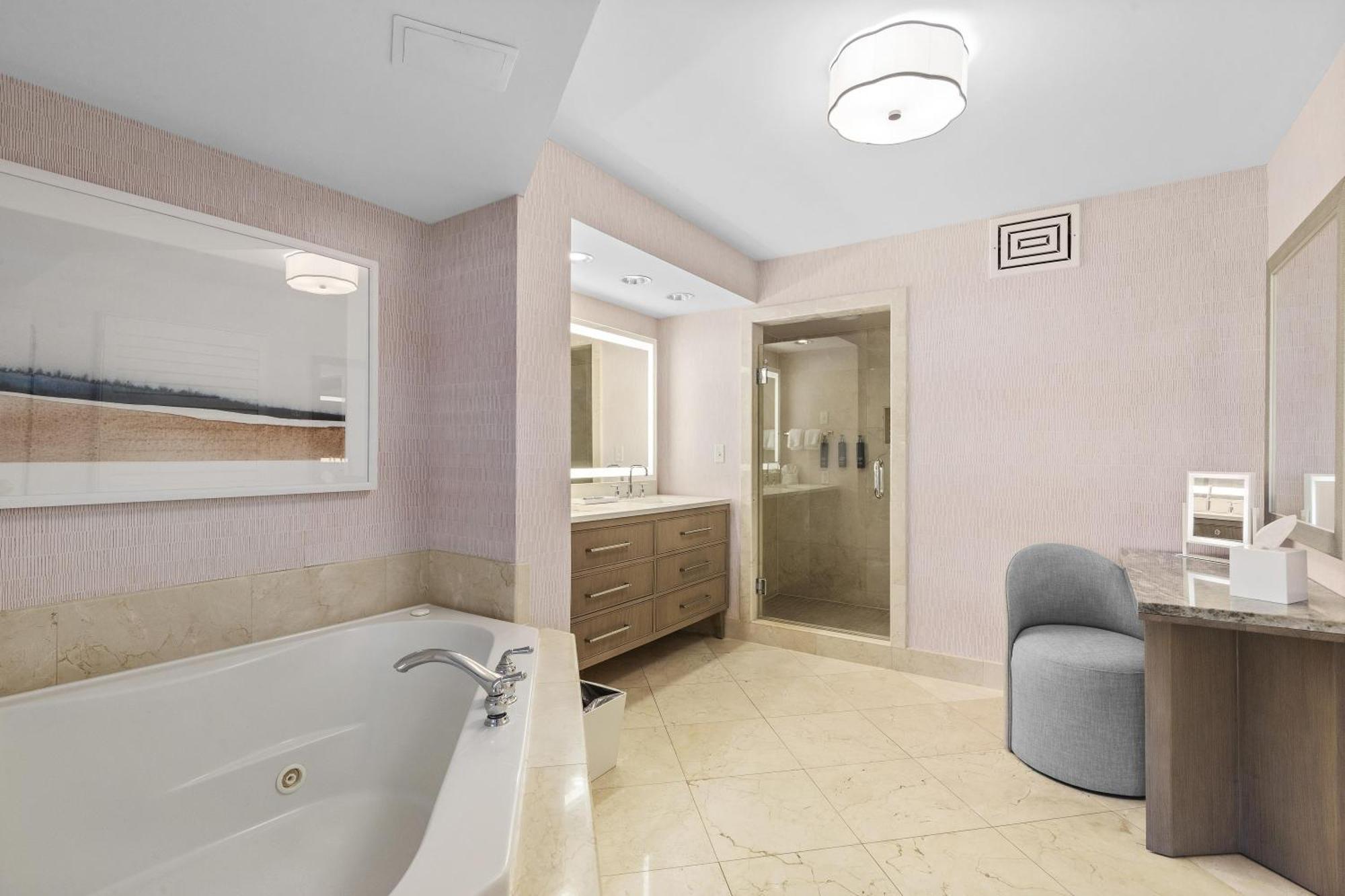 Superior King Suite