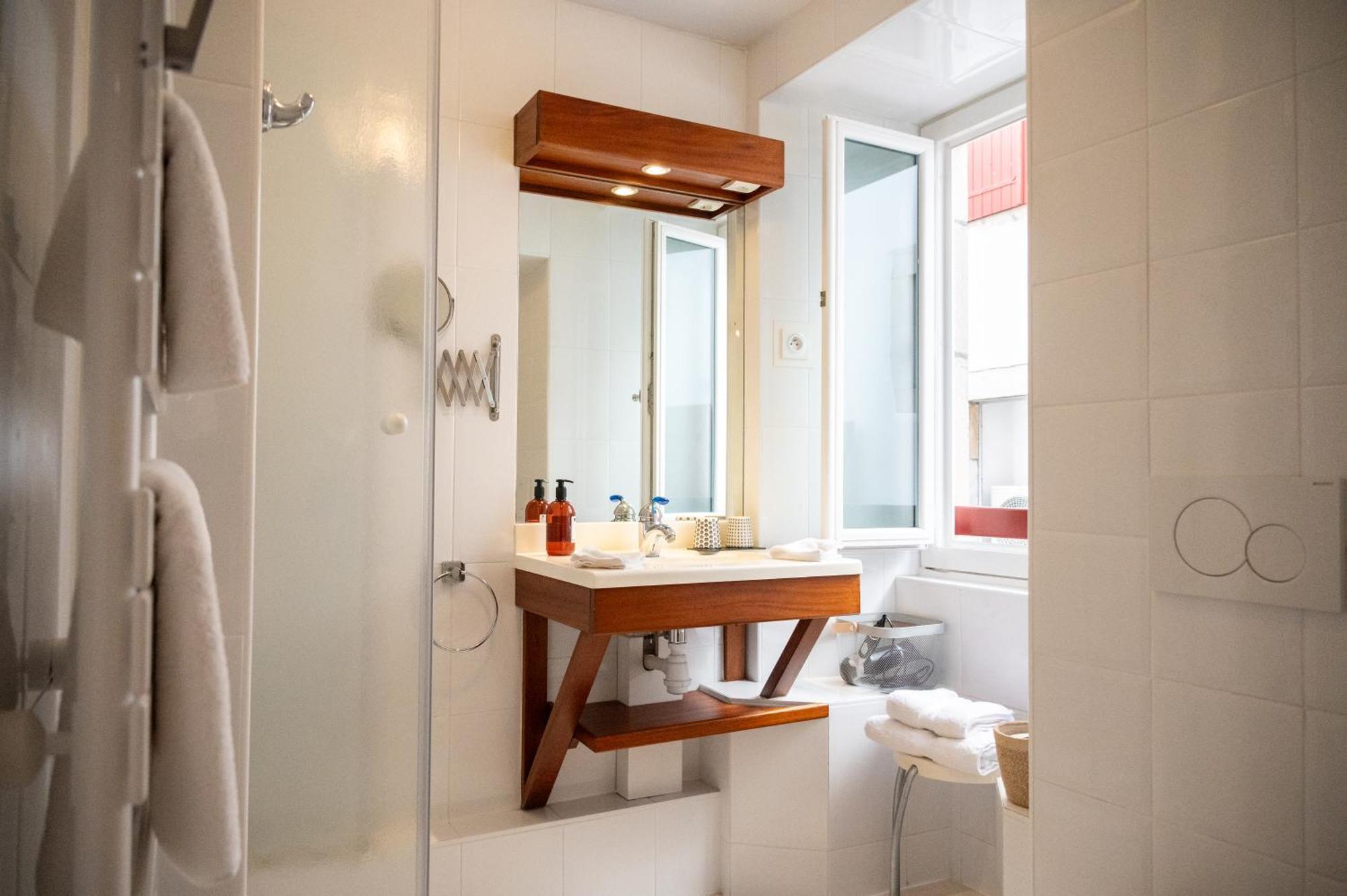 Chambre Double avec Douche