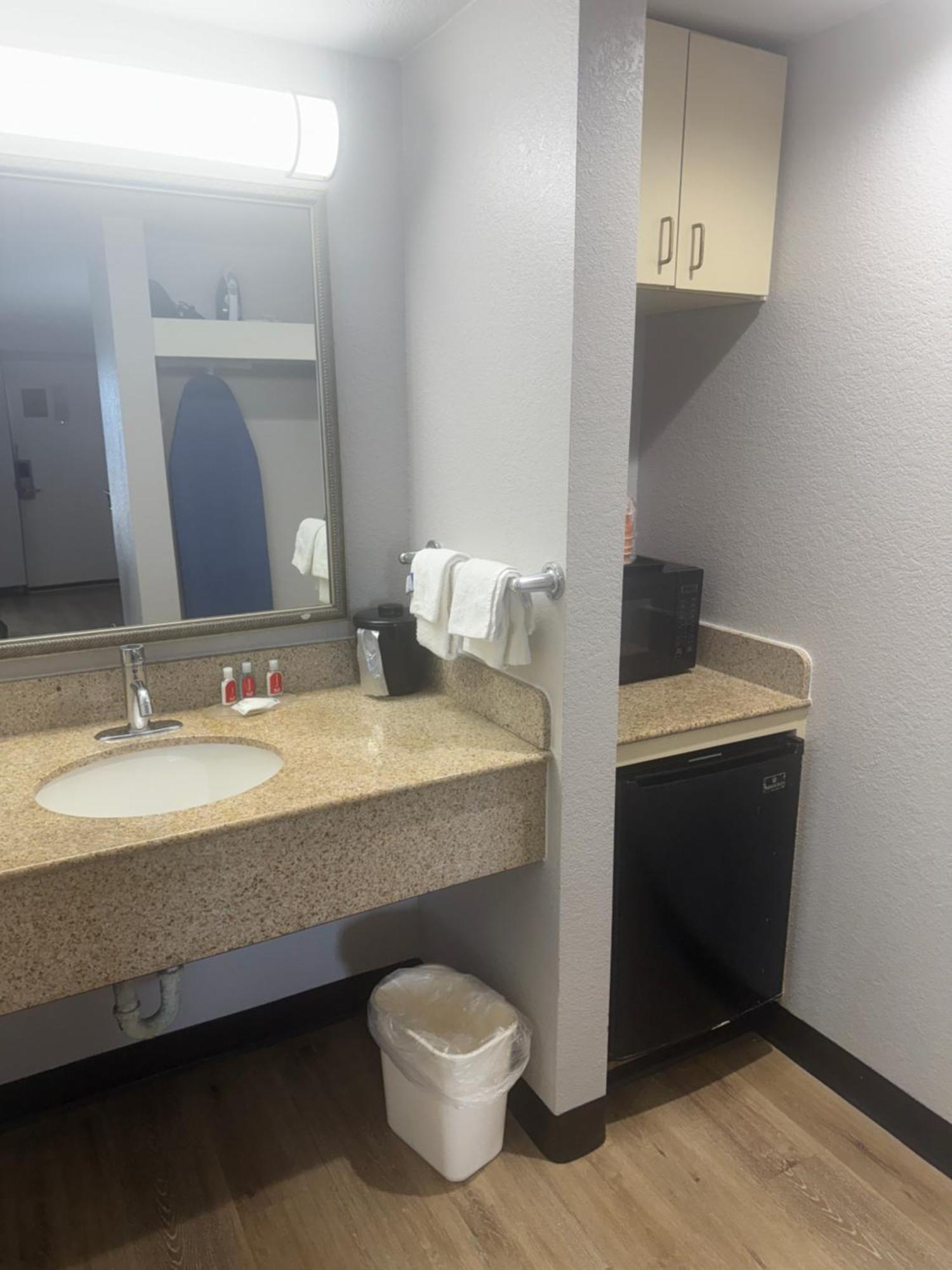 Double Room with Two Double Beds - Non-Smoking
