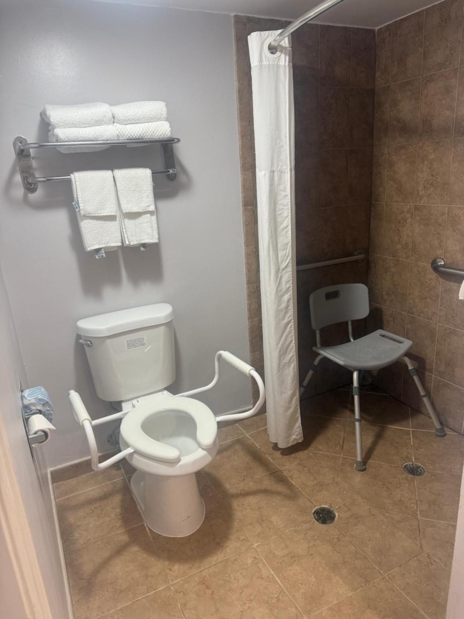 King Room - Accessible/Non-Smoking