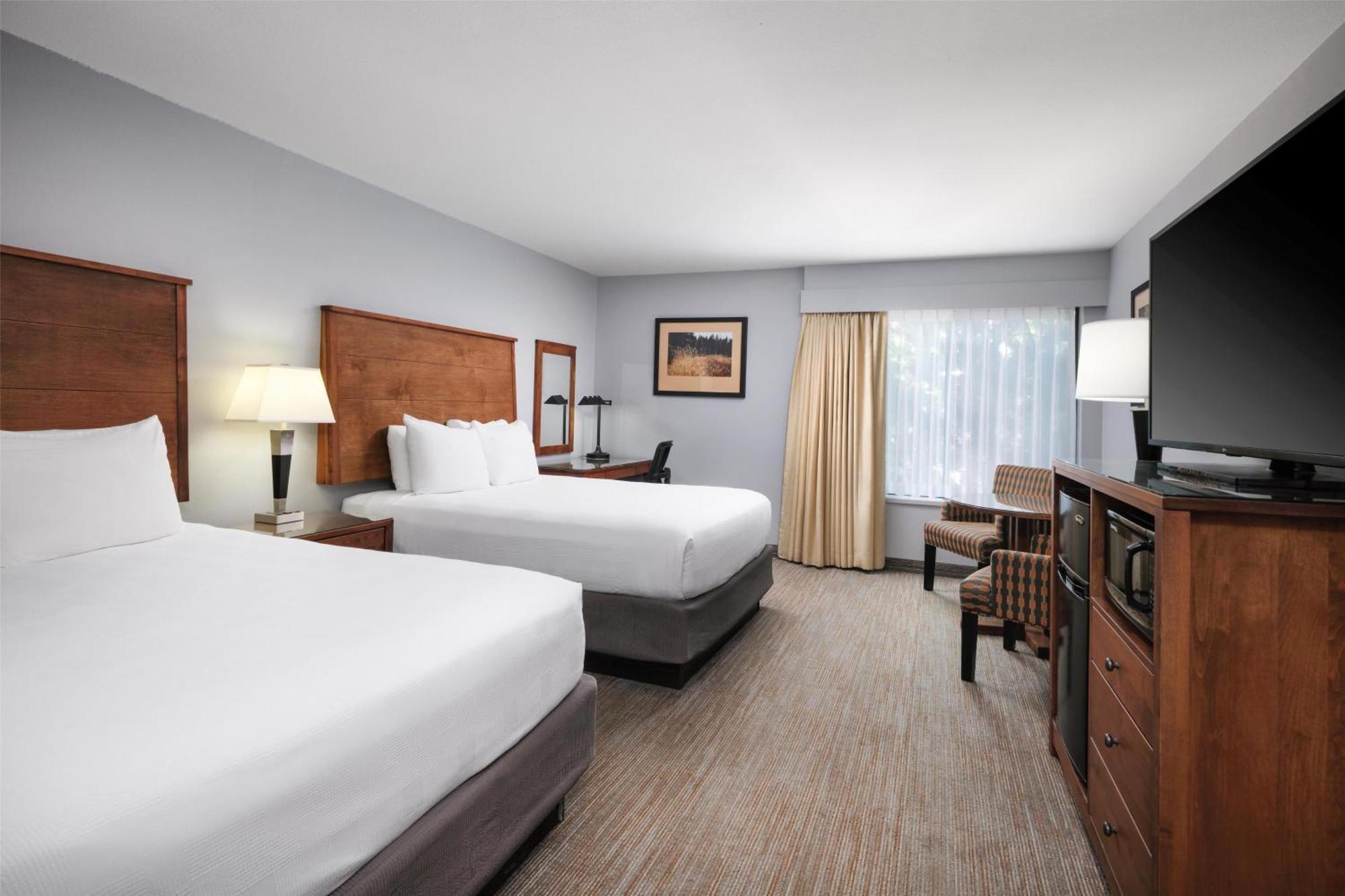 Standard Room with Two Queen Beds - Upper Floor - No Pets