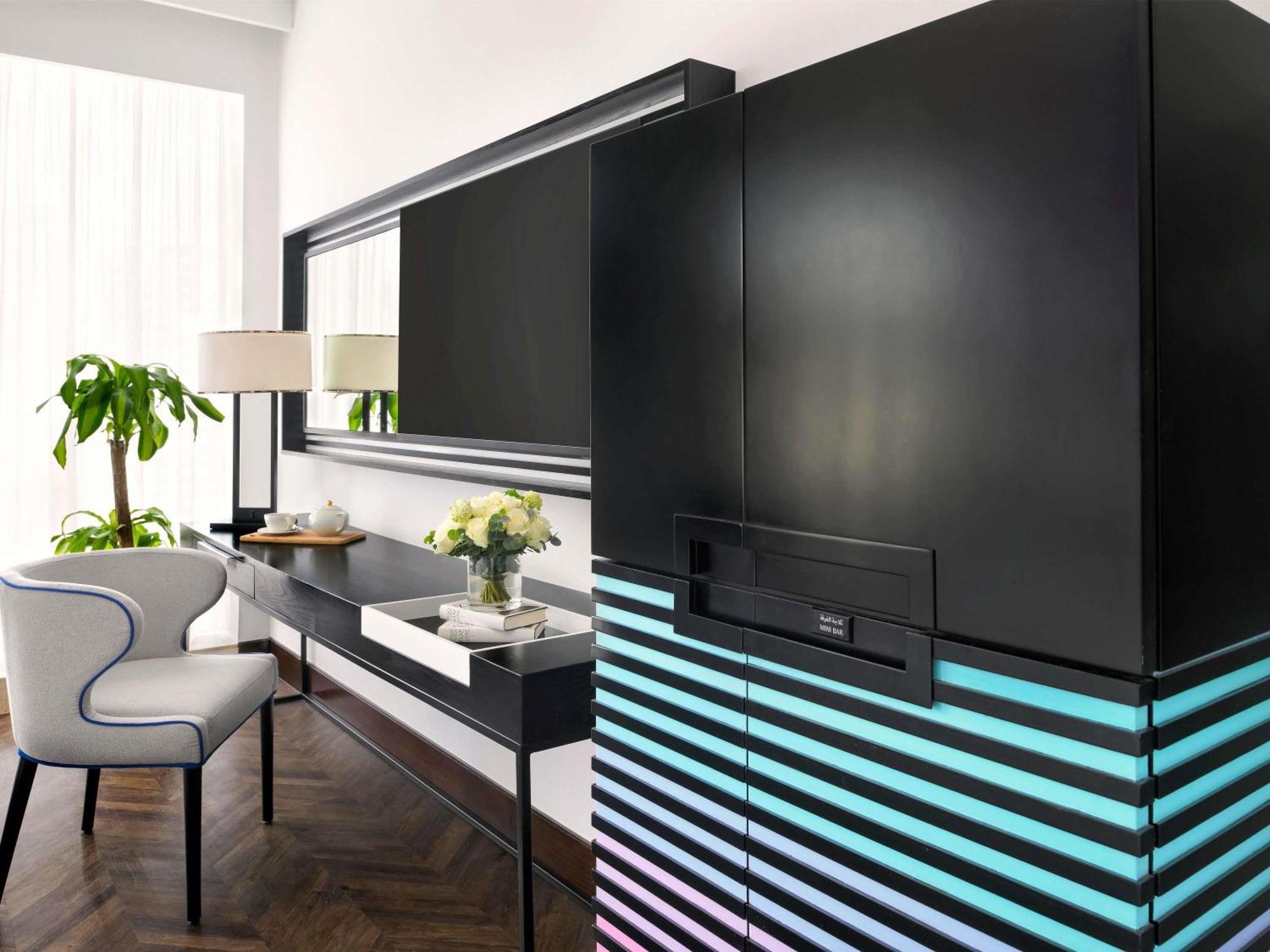 Quarto Executivo com Cama King-size e Vista do Burj Khalifa