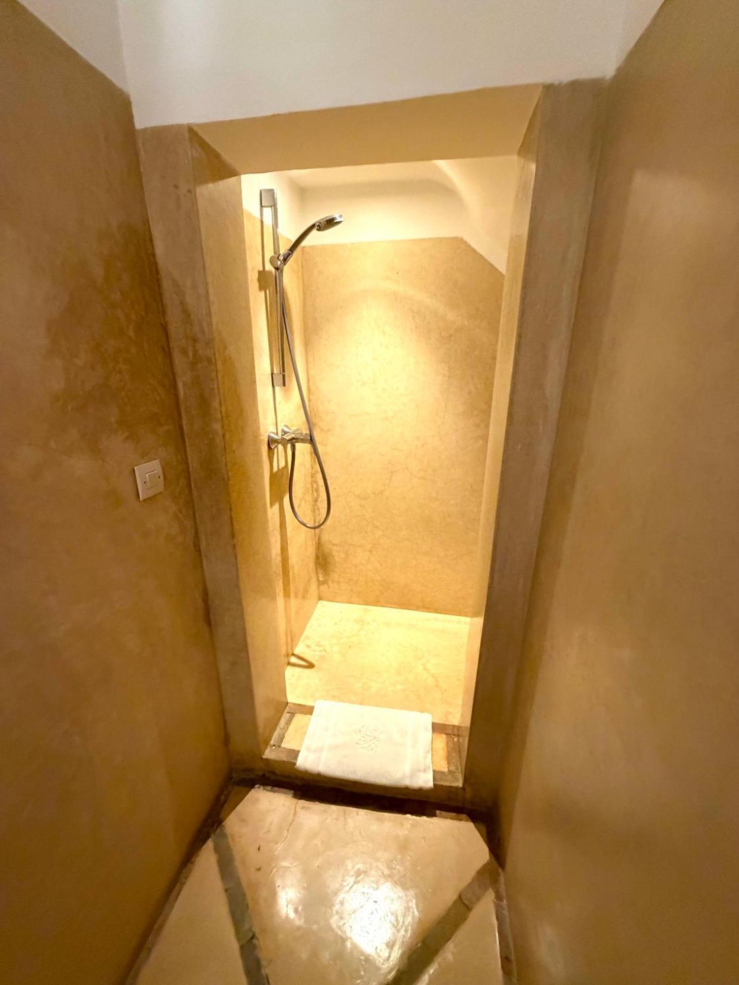 Large Deluxe Double or Twin Room