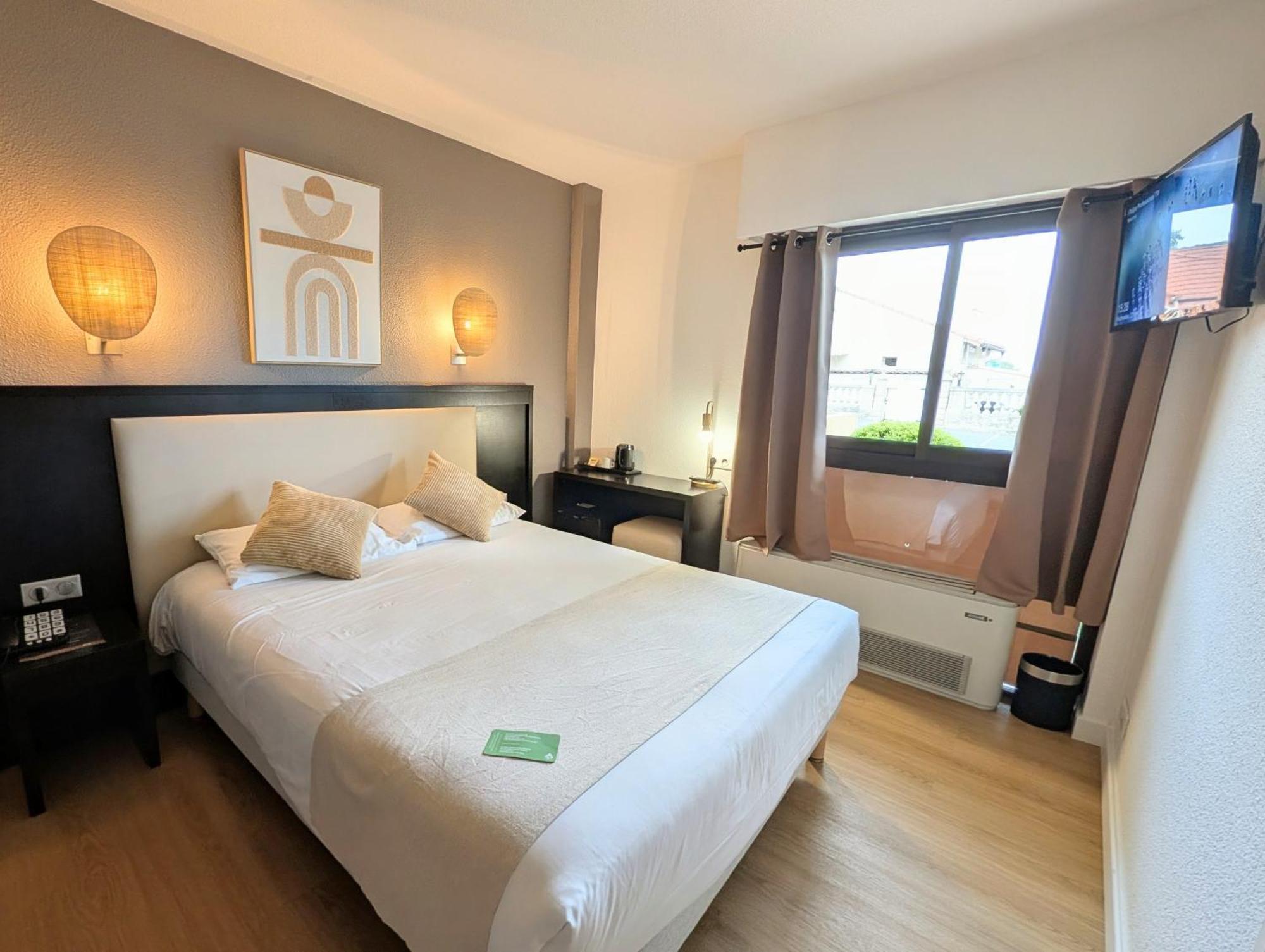 Triple Room - City Side